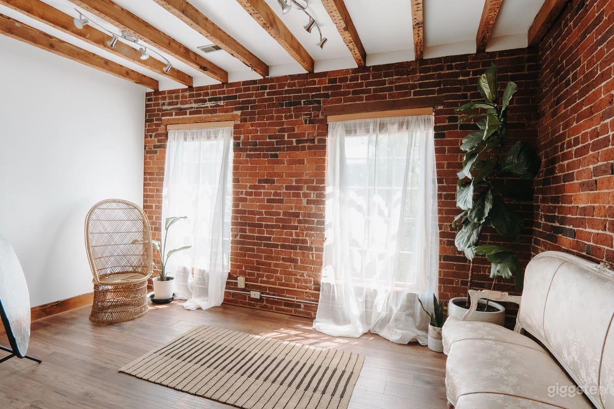 Downtown Lifestyle Photo Studio Photo 1