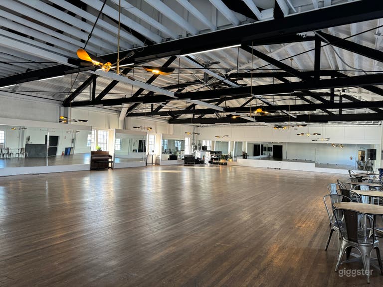  Spacious 3,300 sq ft Ballroom & Event Hall in Torrance 