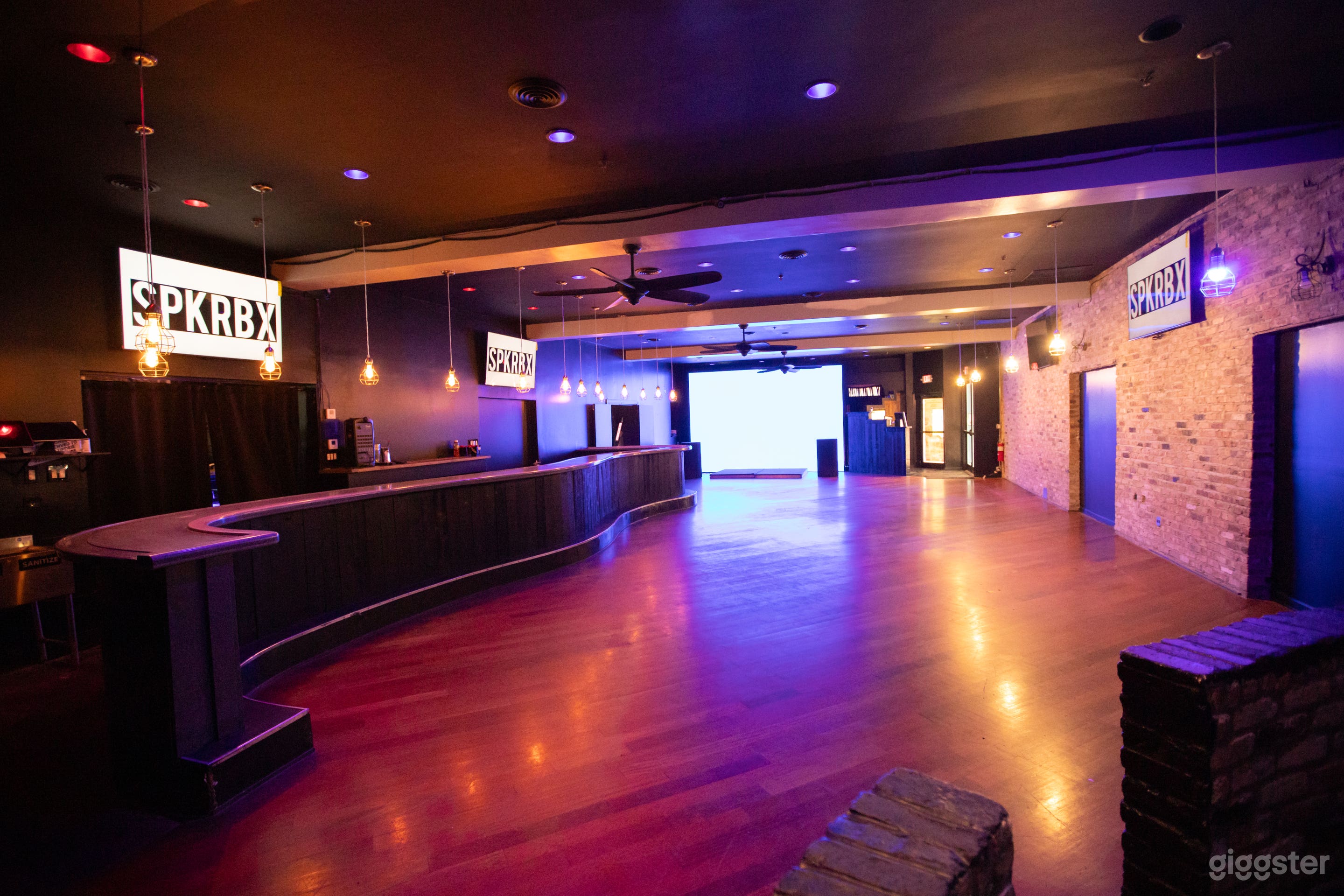 CHICAGO'S NEW AND MODERN EVENT SPACE Photo 3