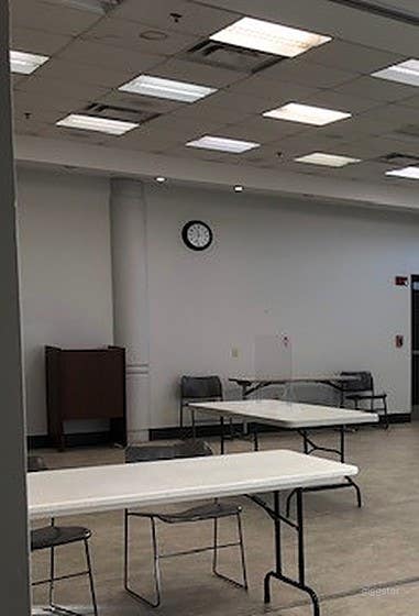 Large Library Meeting Room in Central Branch Photo 2