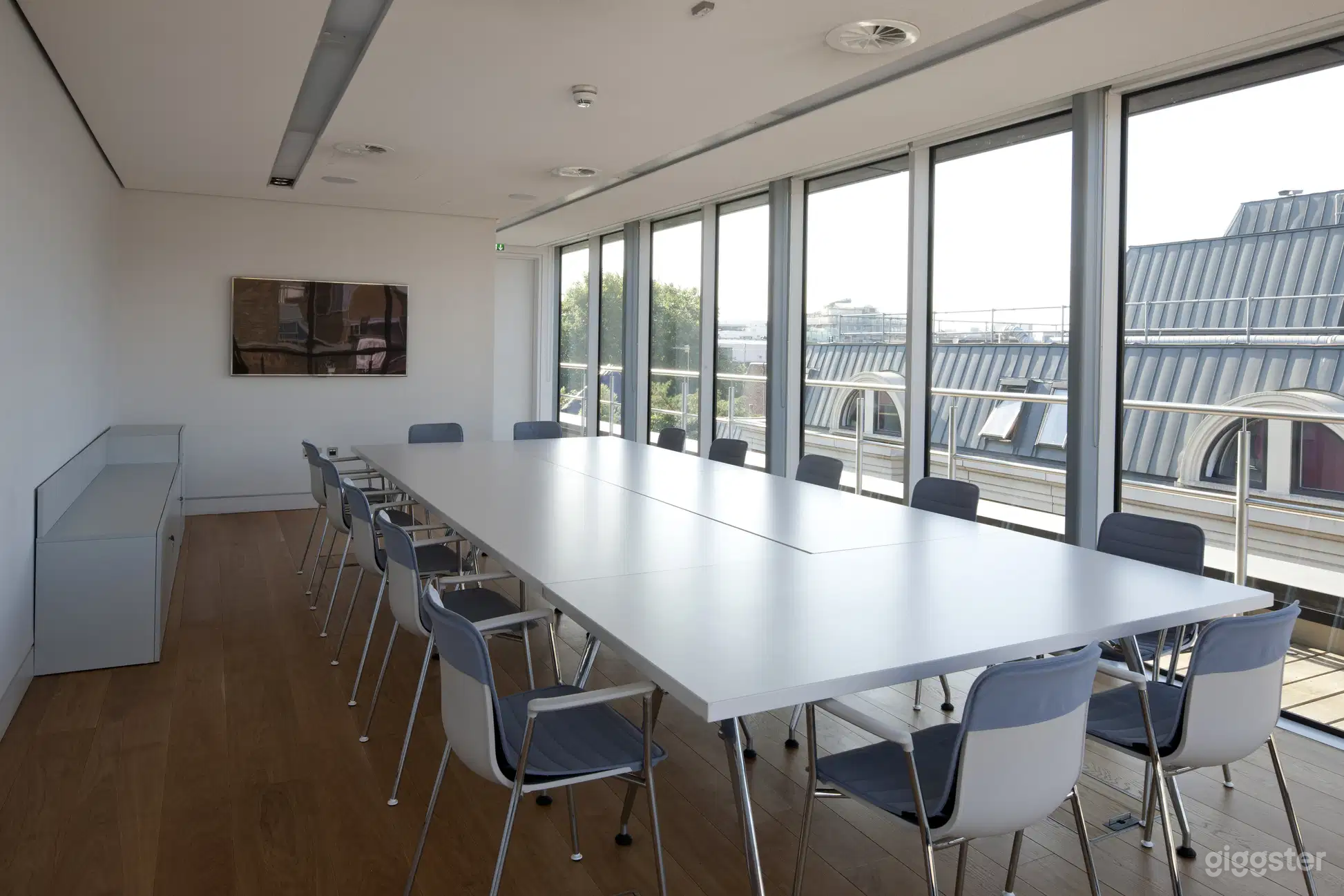The Board Room: A Light and Bright Space Photo 3
