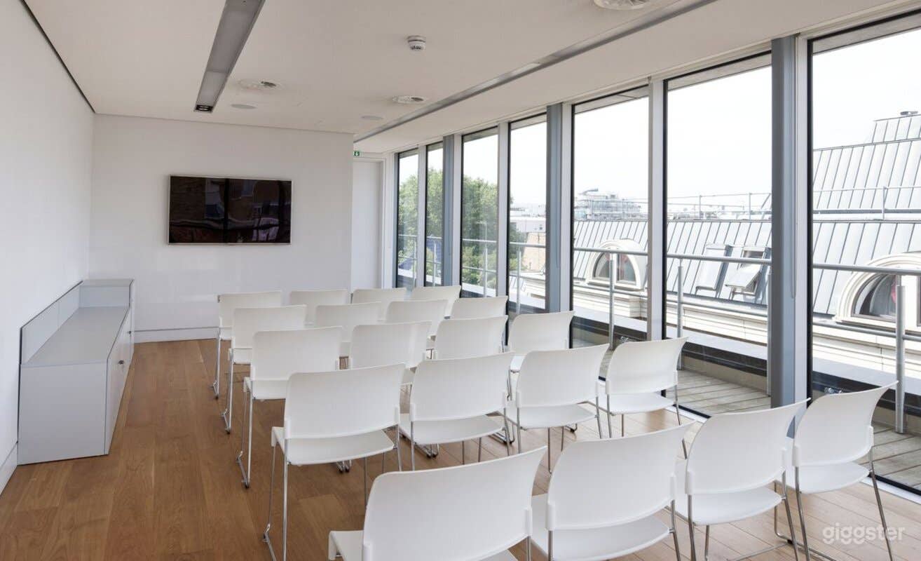 The Board Room: A Light and Bright Space Photo 2