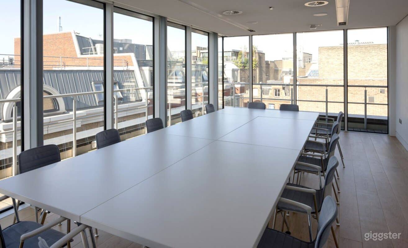 The Board Room: A Light and Bright Space Photo 4