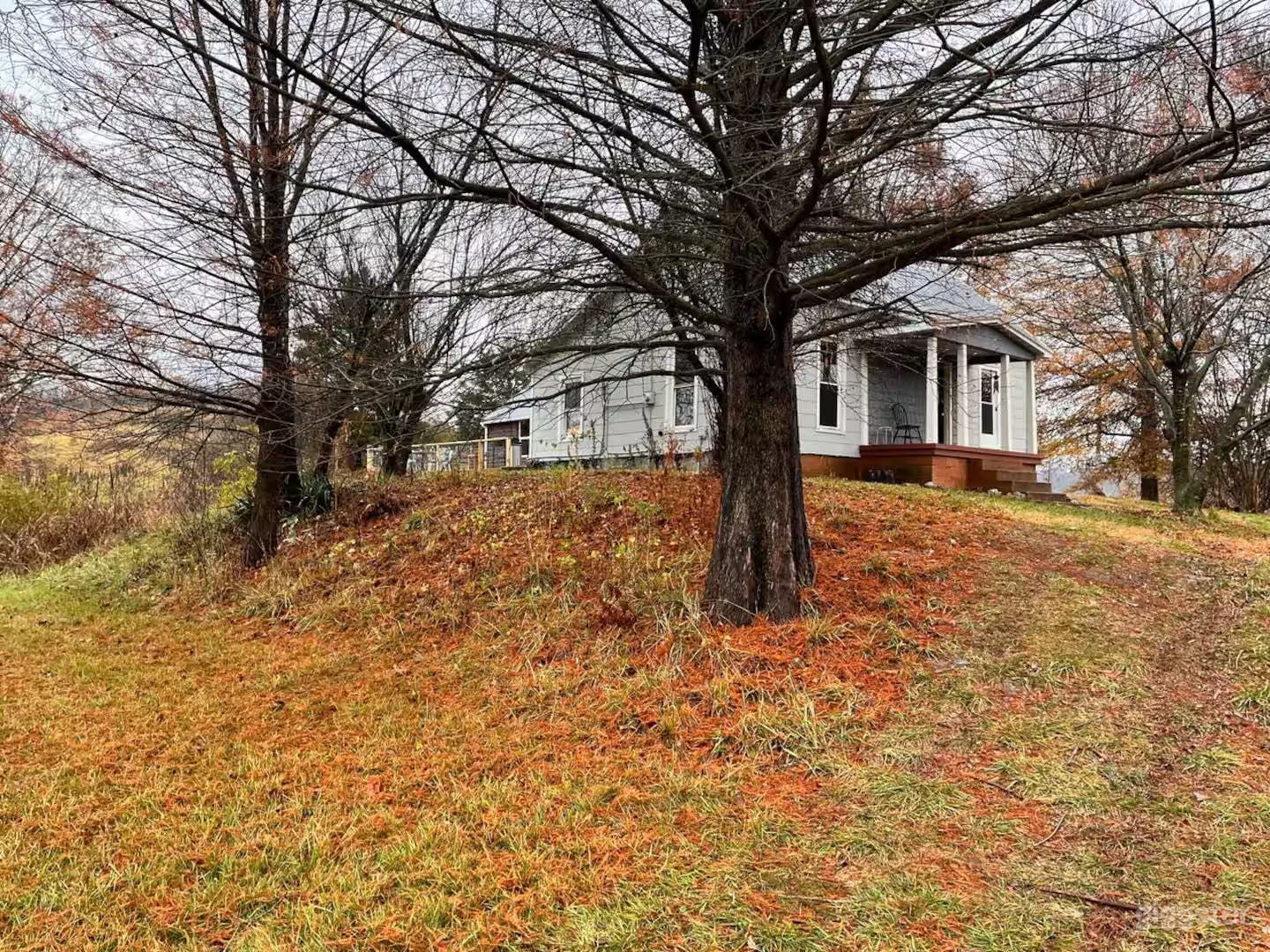 Charming Farmhouse Photo 1