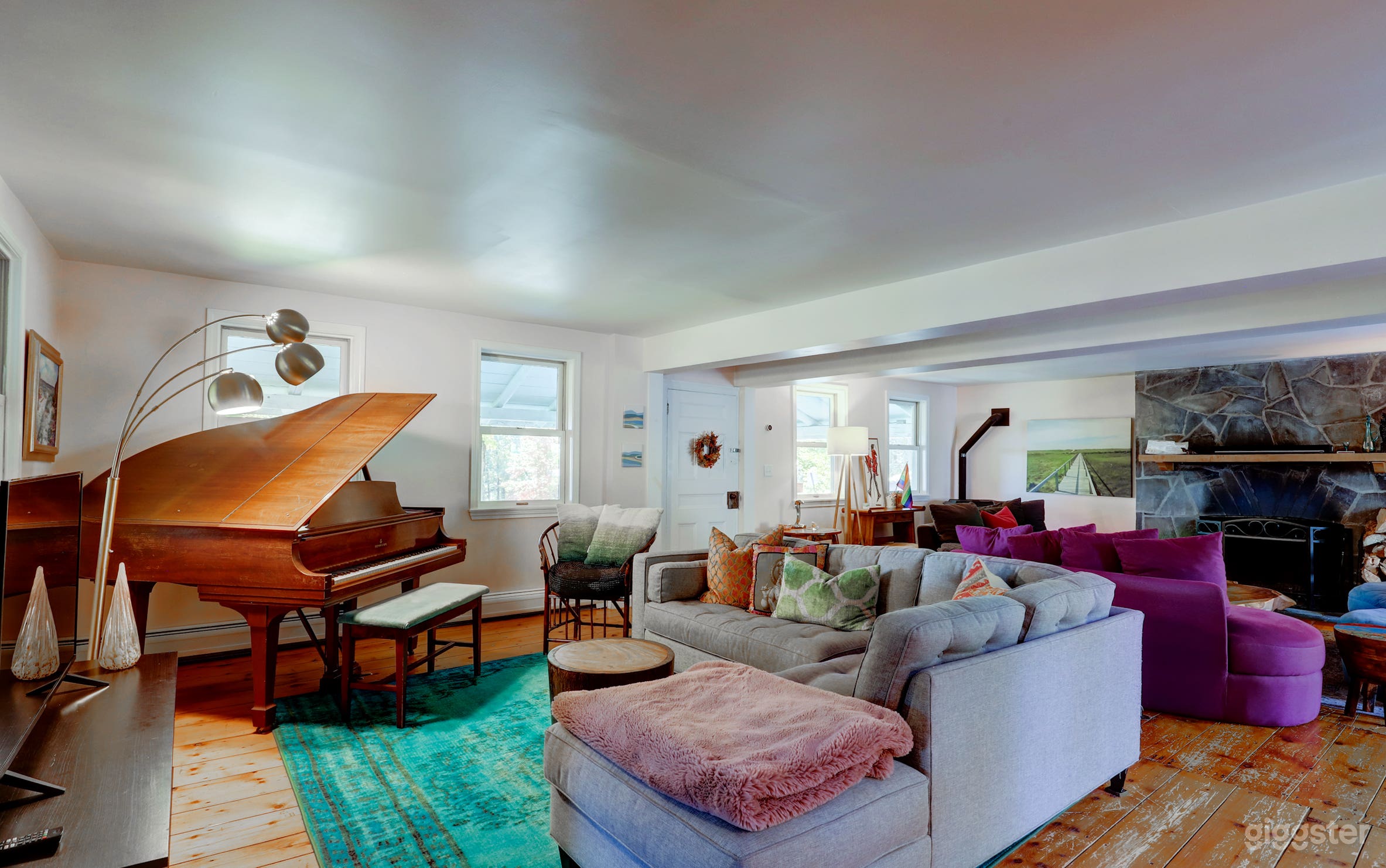 Living room Steinway piano