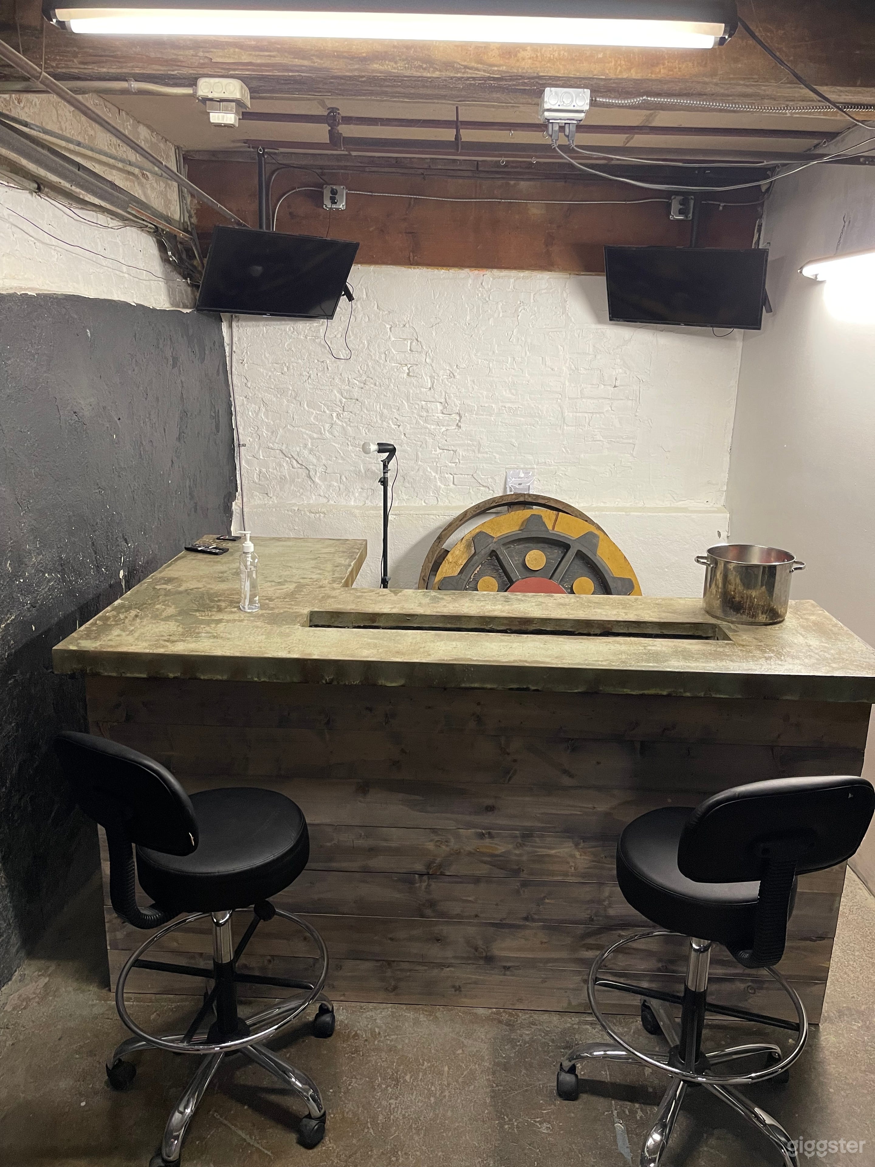 Podcast Lounge with Video and Photo shoot Photo 2