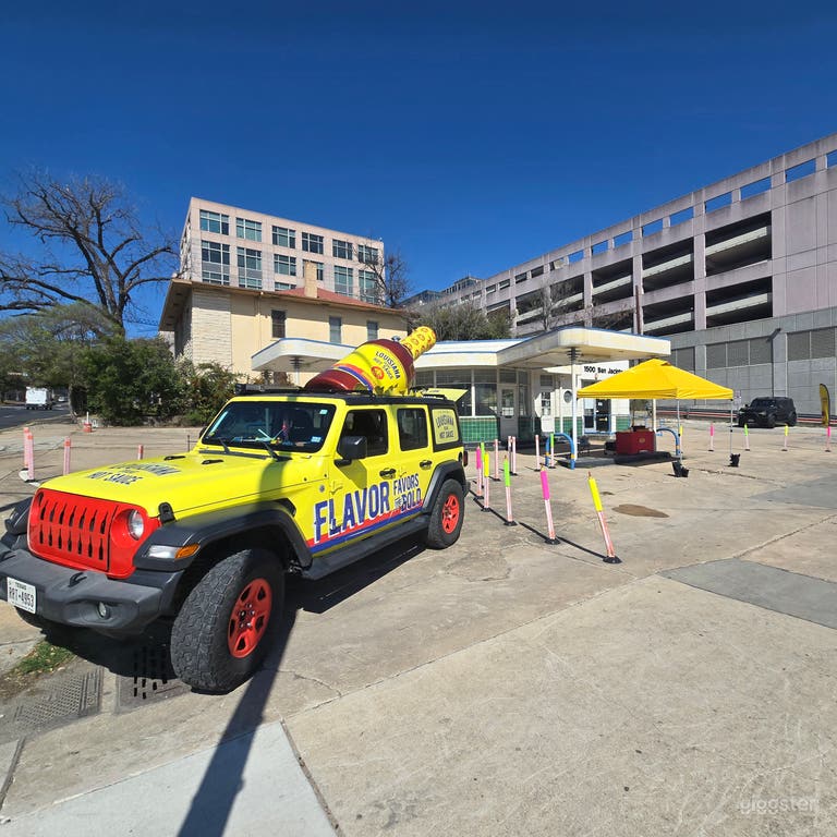  Your Brand. Center Stage in Downtown Austin. 