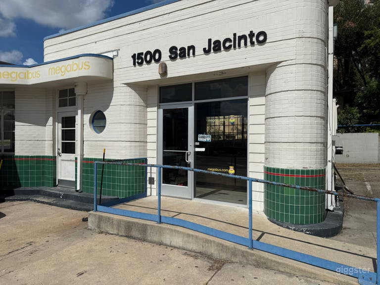  Your Brand. Center Stage in Downtown Austin. 