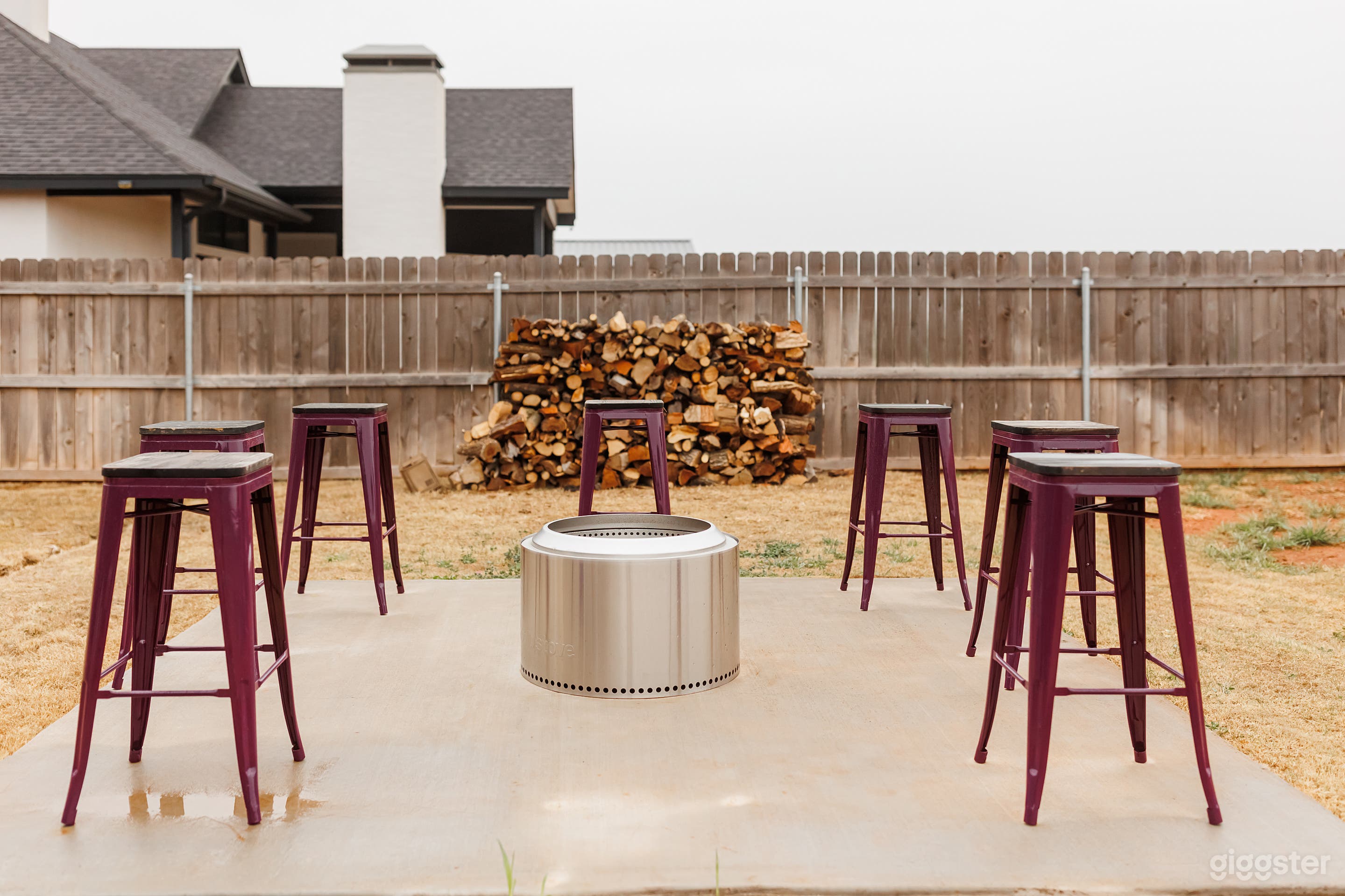 Stylish 5 bedroom w outdoor Theater Photo 3