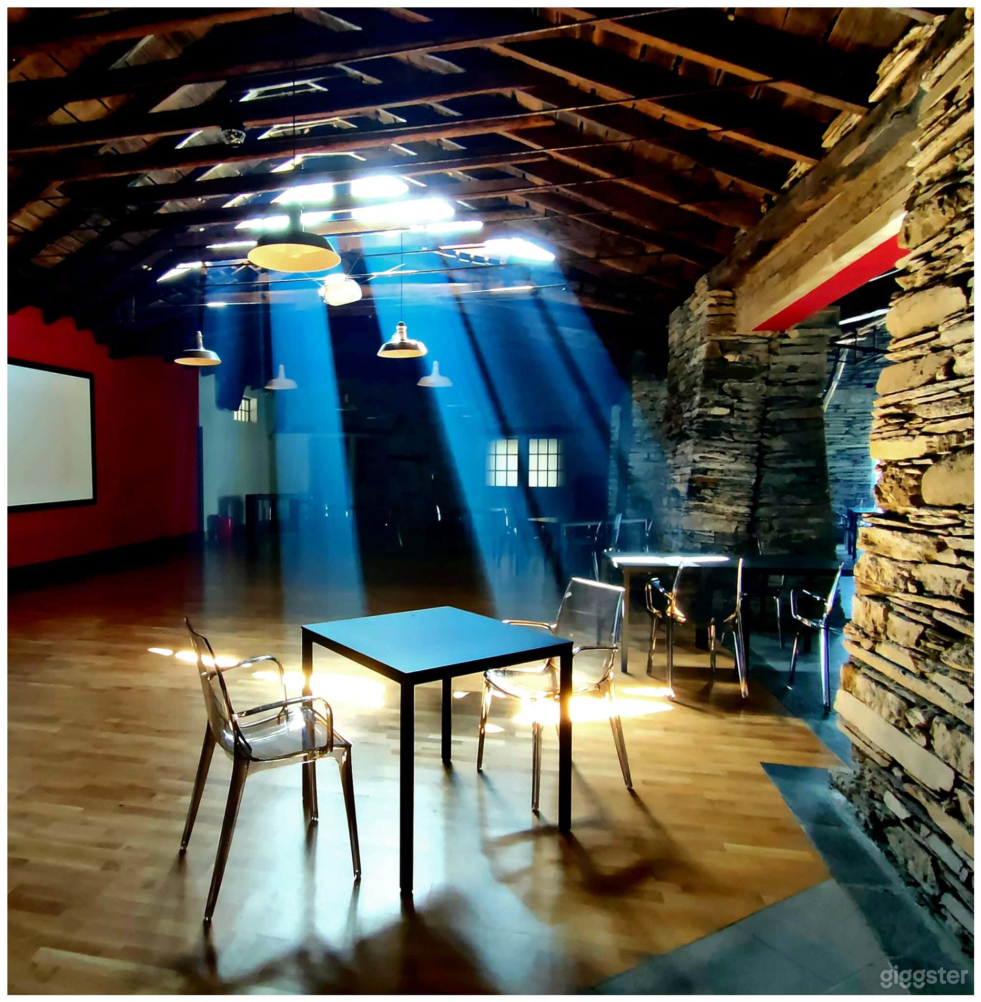 Foto di Spazio Eventi nella Pietra dal Fascino Industriale a Isolona 4