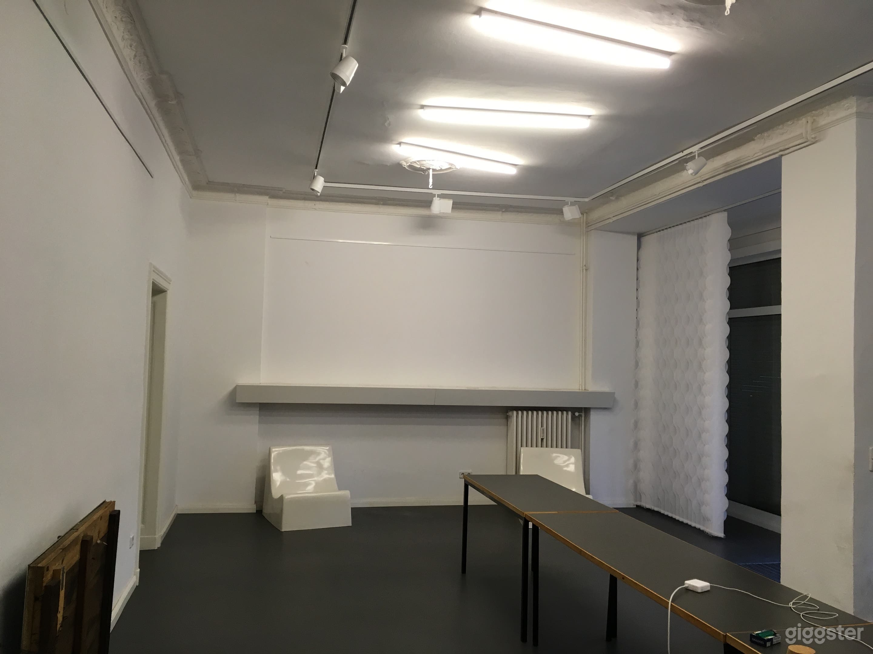 Bright Community-Focused Co-Working & Event Space in Berlin Photo 2