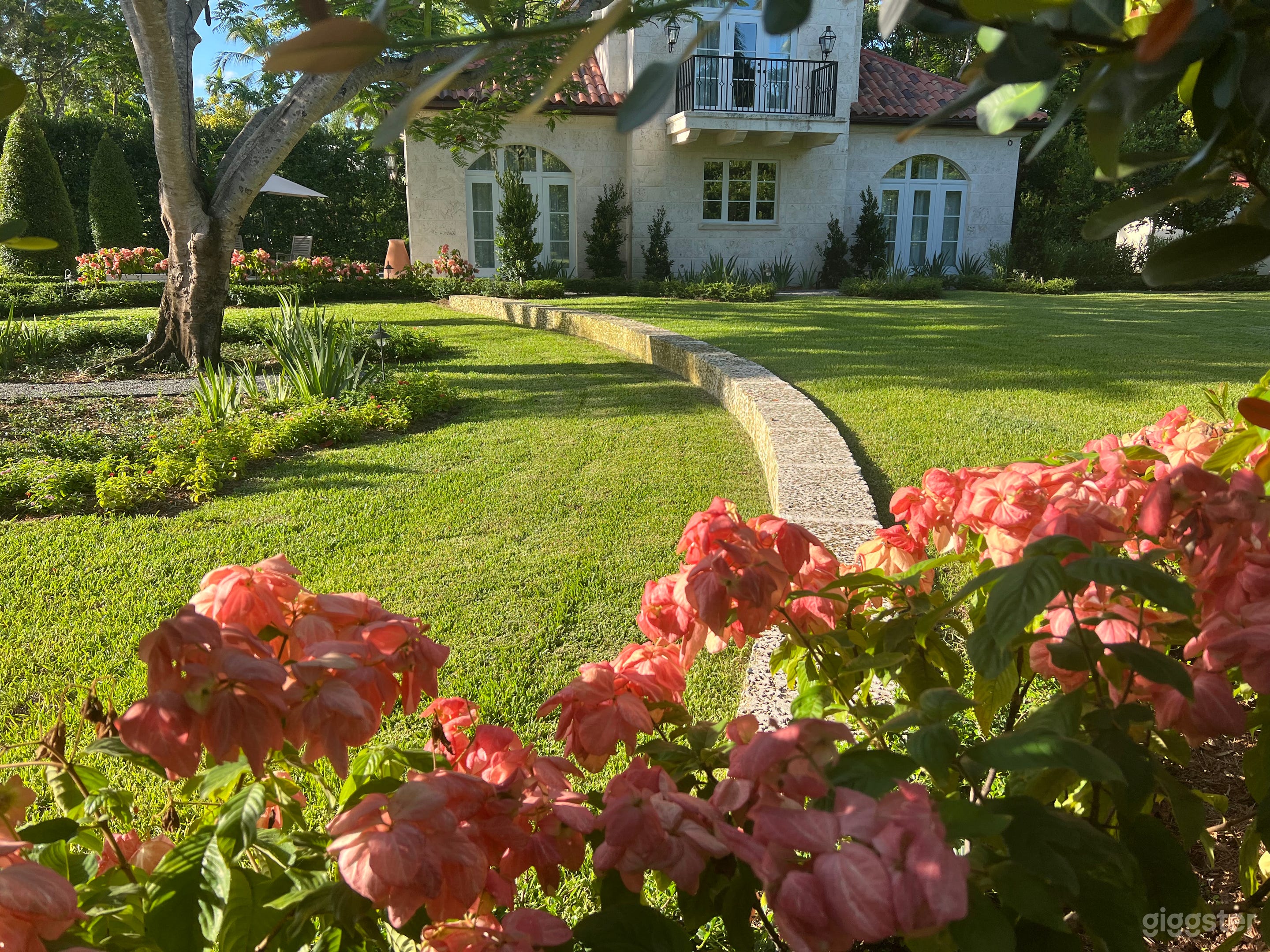 Stunning French European Villa Photo 3