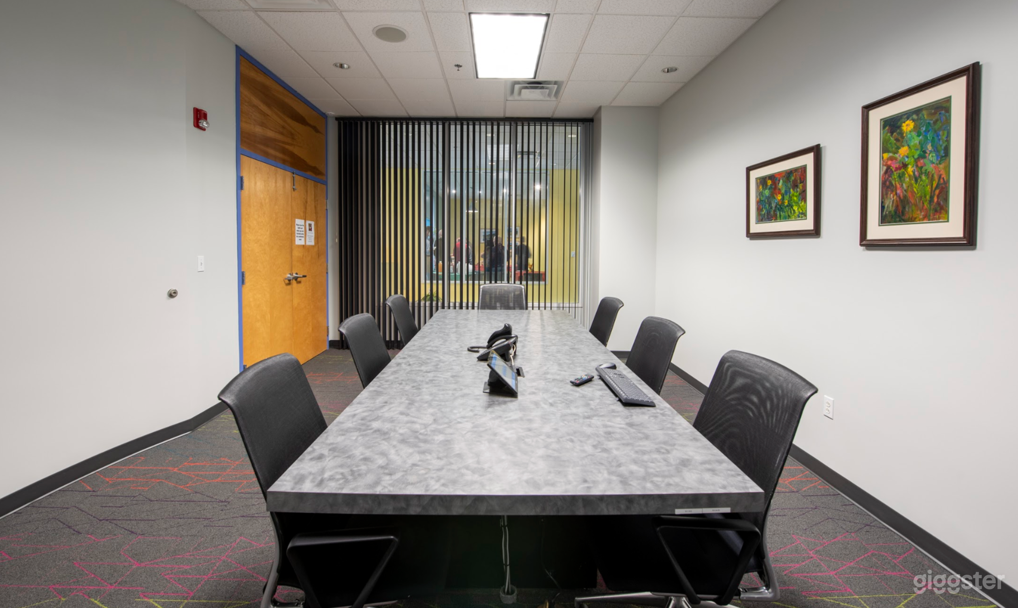 Intimate Meeting Room Photo 1