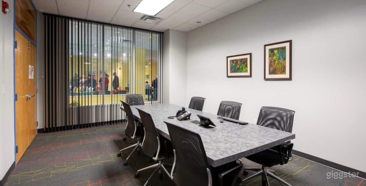 Intimate Meeting Room Photo 4