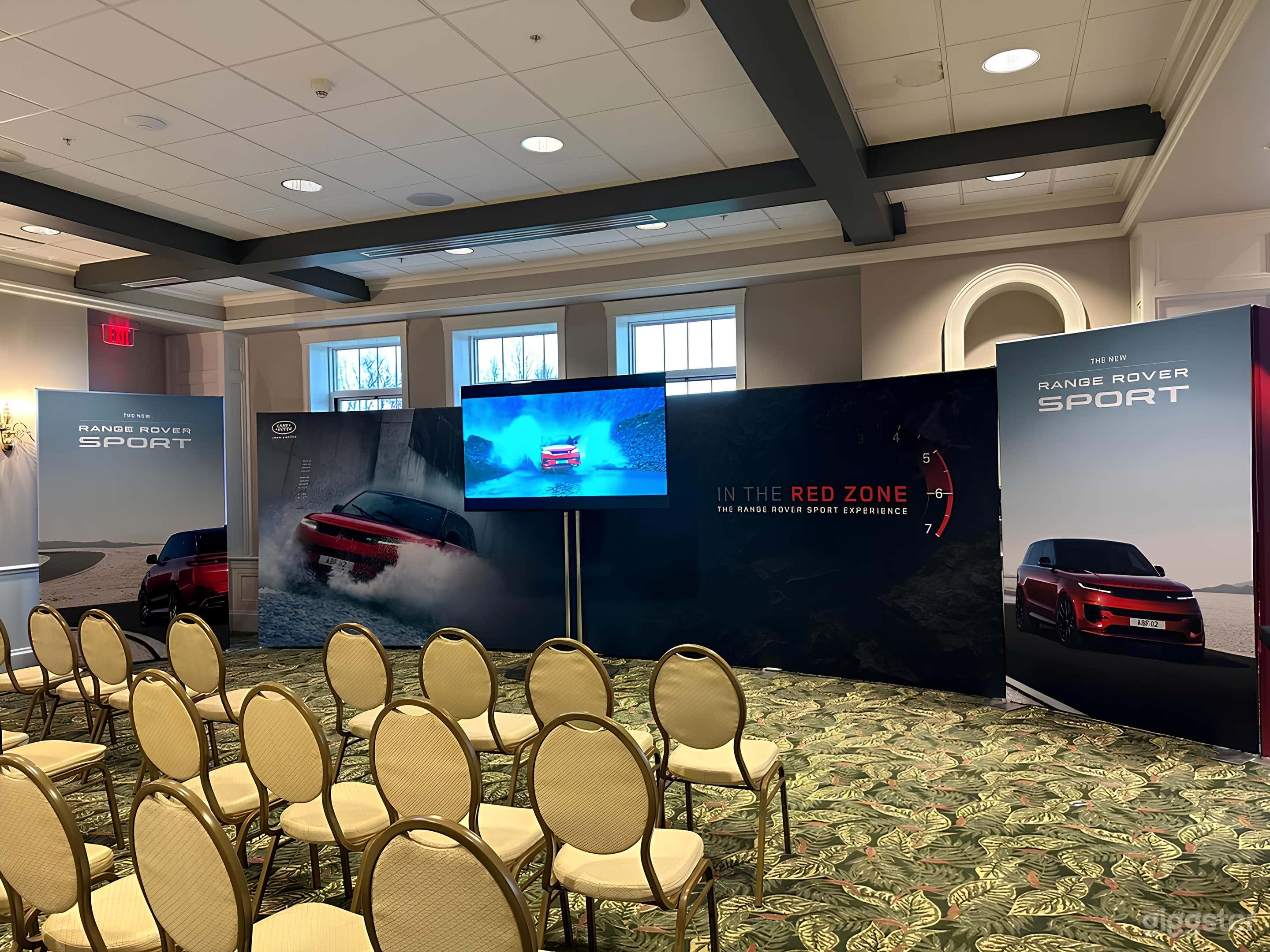 Classy Ballroom Photo 4