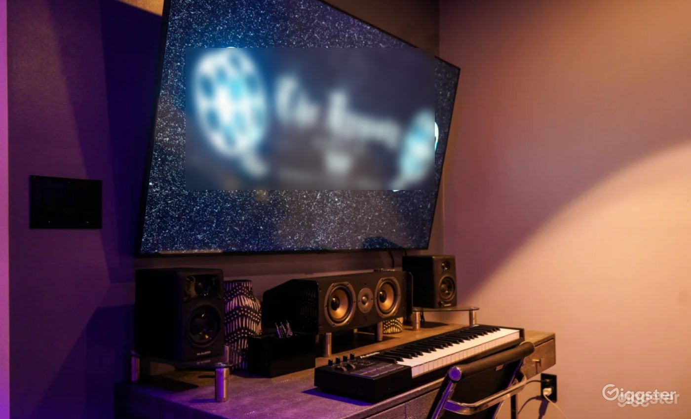 Professional Recording Studio Photo 4