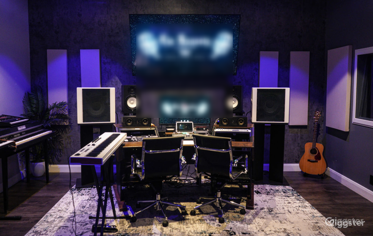  Professional Recording Studio 