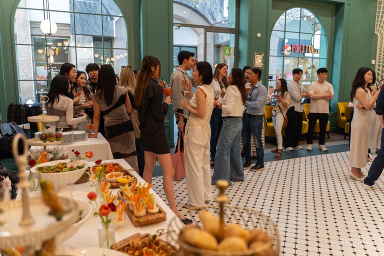  Trattoria in Stile Europeo | Eventi Privati, Ristorazione & Cinema 