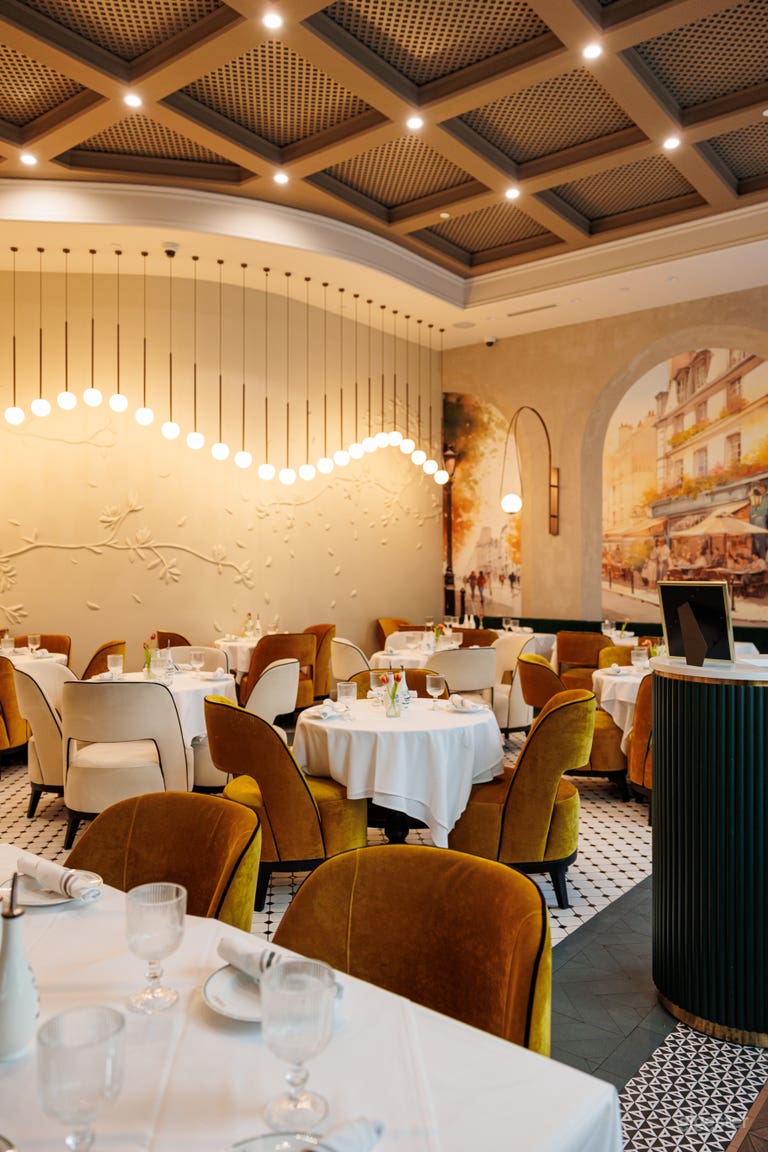  Charming Italian Trattoria with Elegant Interior & Piazza 