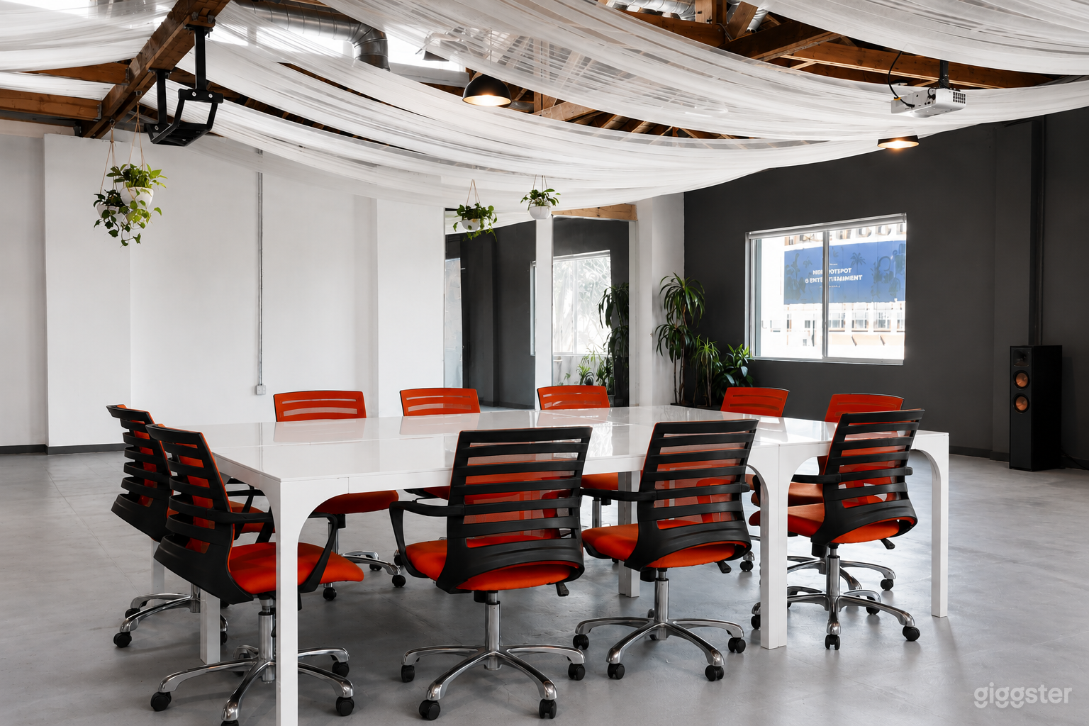 Bright & Airy Wellness Studio, Meeting Space Photo 4