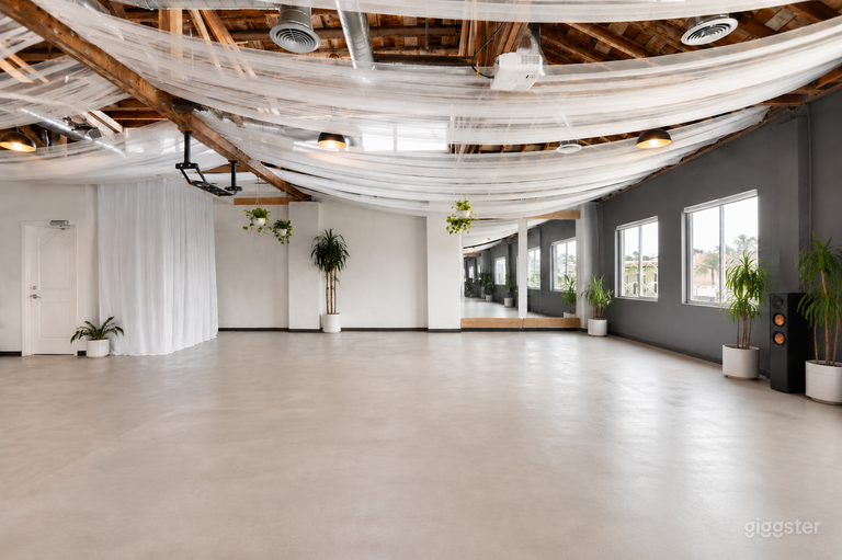  Estudio de bienestar luminoso y aireado, espacio para reuniones 