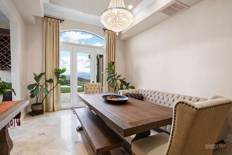  Formal Dining Room with views of backyard 