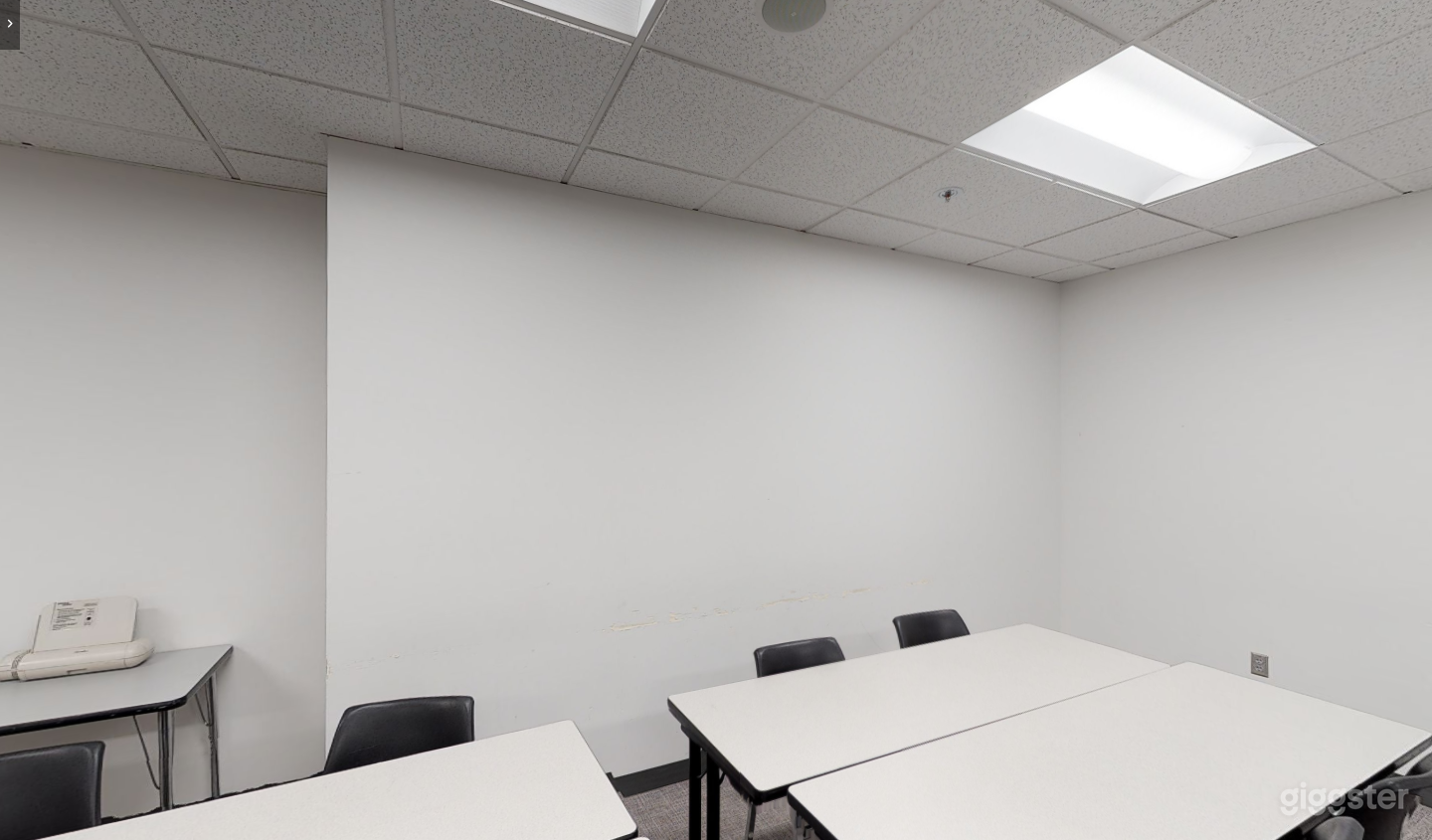 Well-kept Classroom in Portland Photo 2