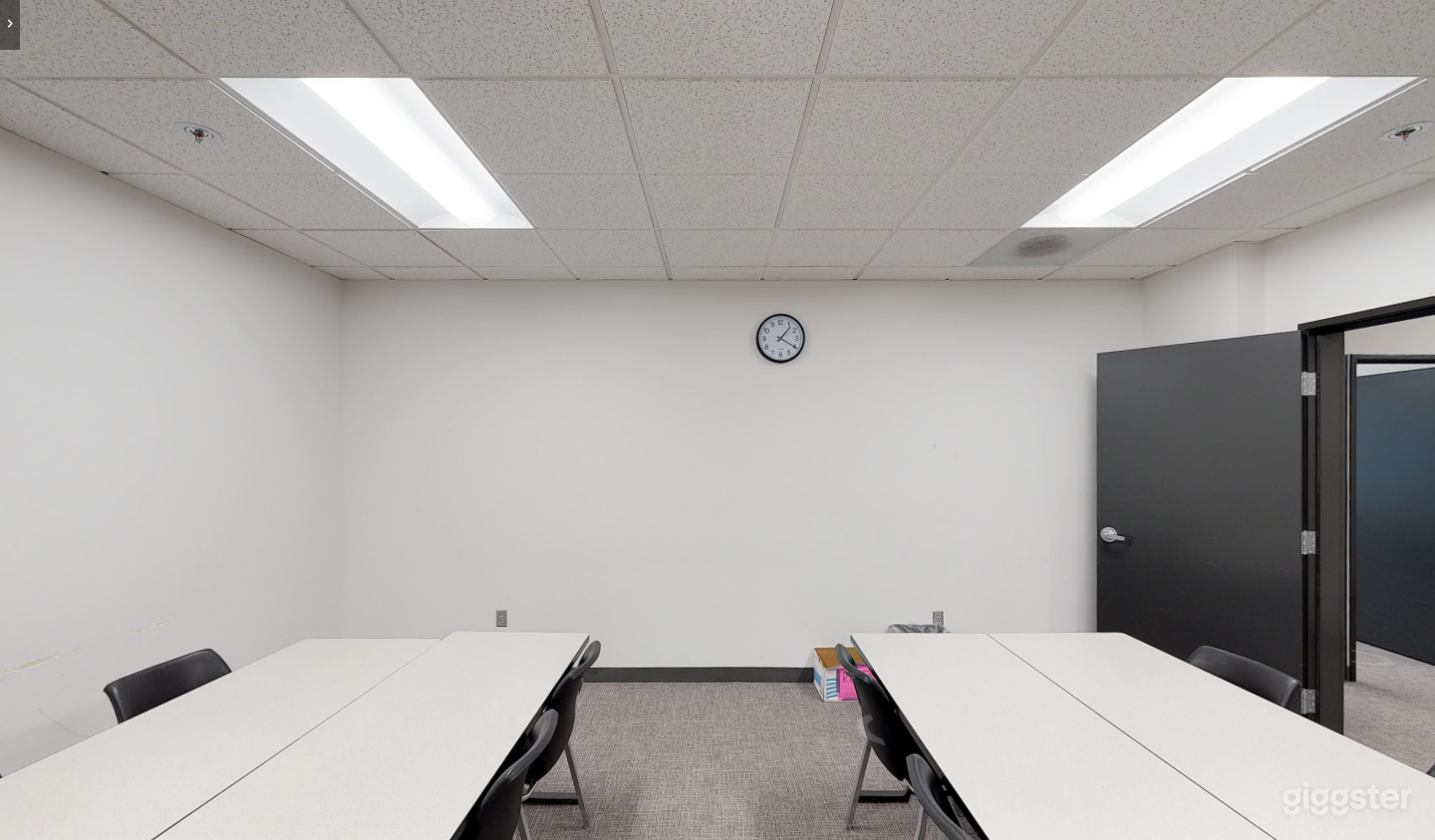 Well-kept Classroom in Portland Photo 1