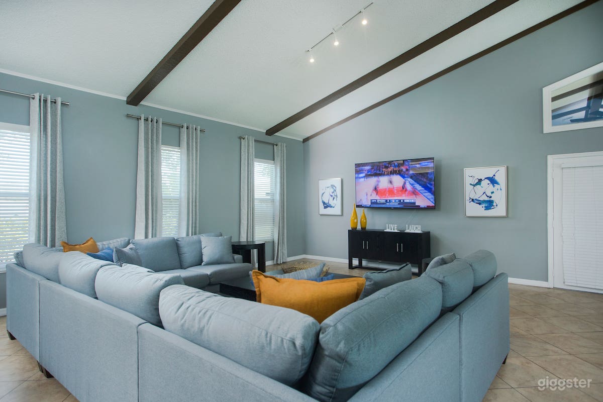 Bright, Open Clubhouse in Tampa Photo 2