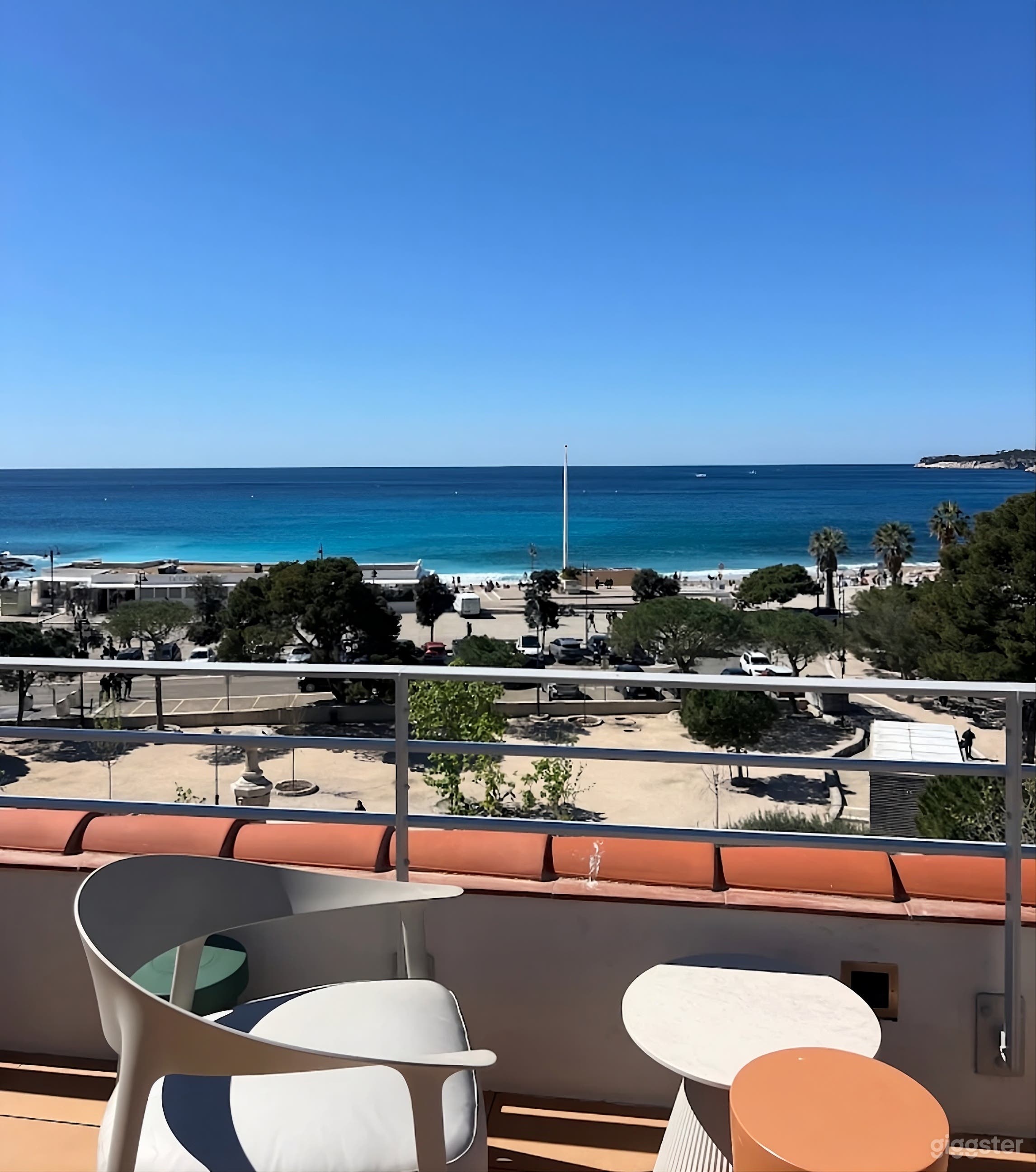 Photo de Breathtaking Hotel Rooftop w/ Panoramic Views 4