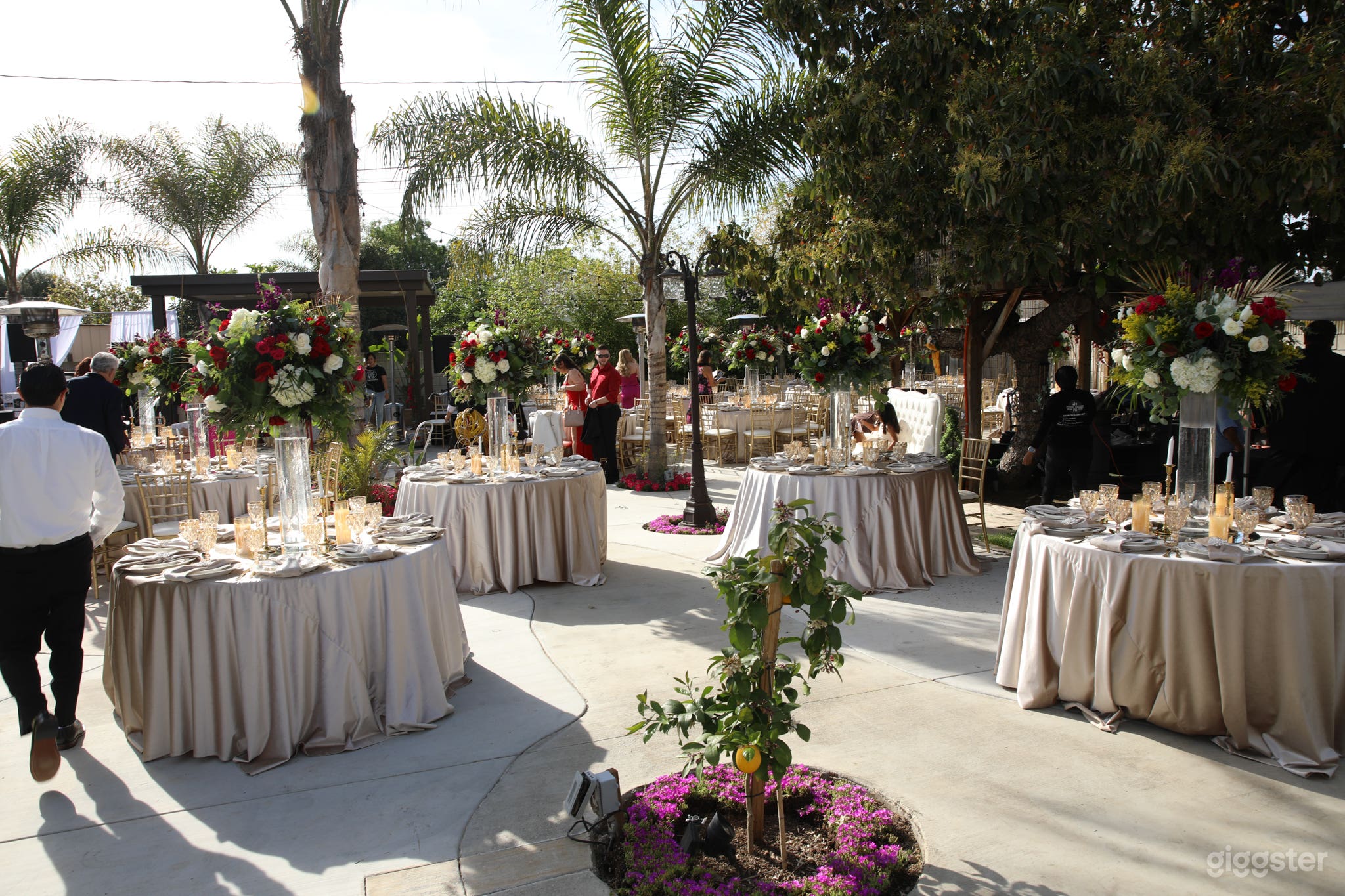 Beautiful outdoor Resort style for a venue Photo 3