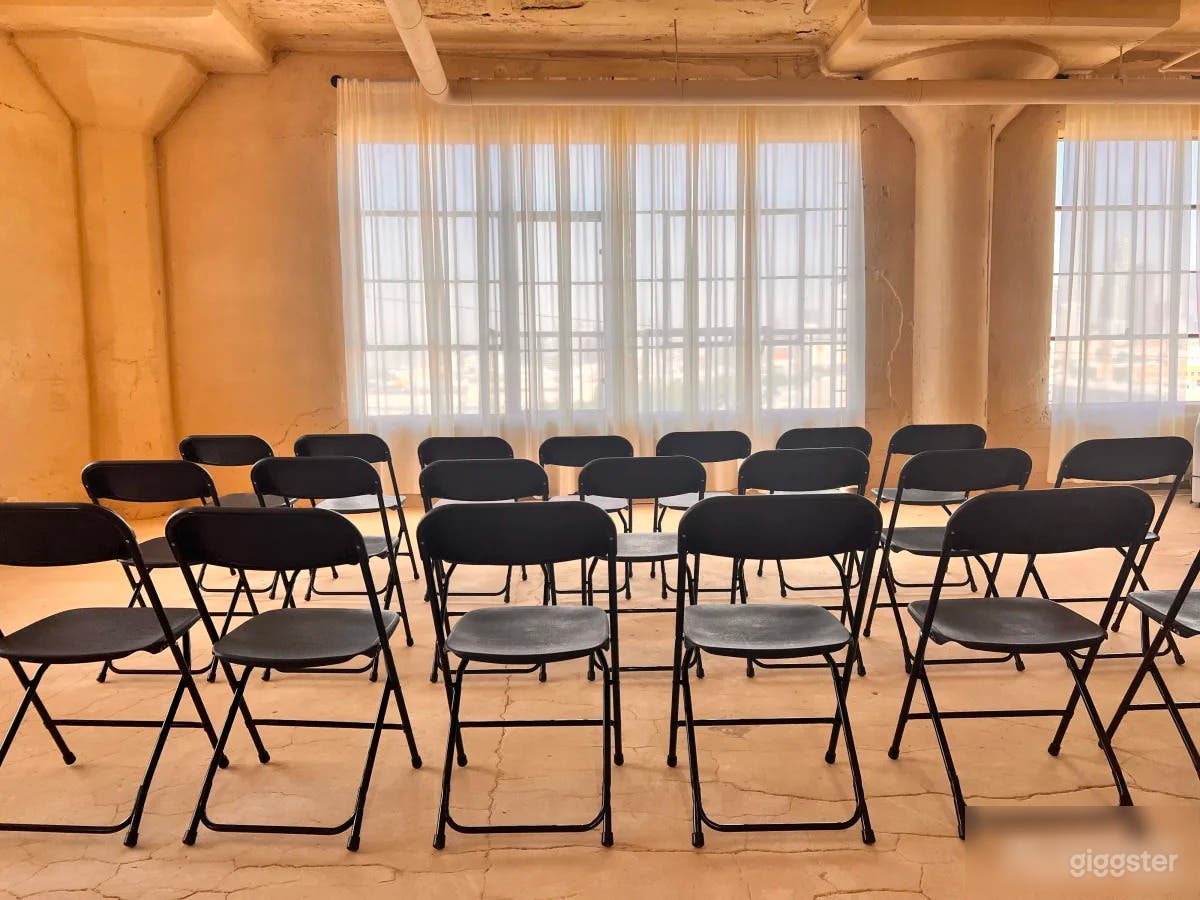  Skyline Views | Multi-set Studio | Fire Escape Photo 3