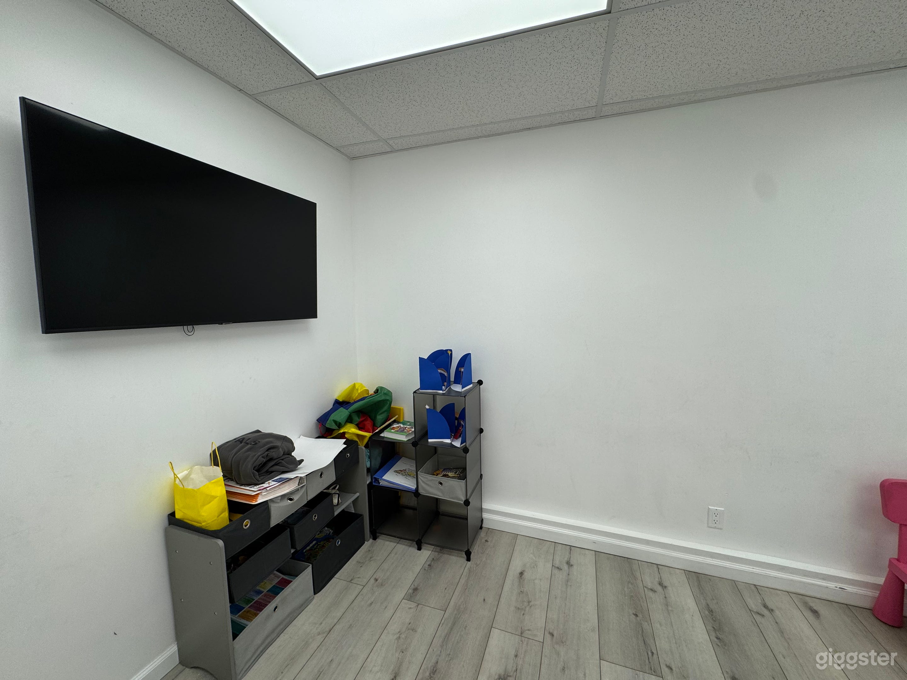 One of a kind event space with classrooms Photo 4