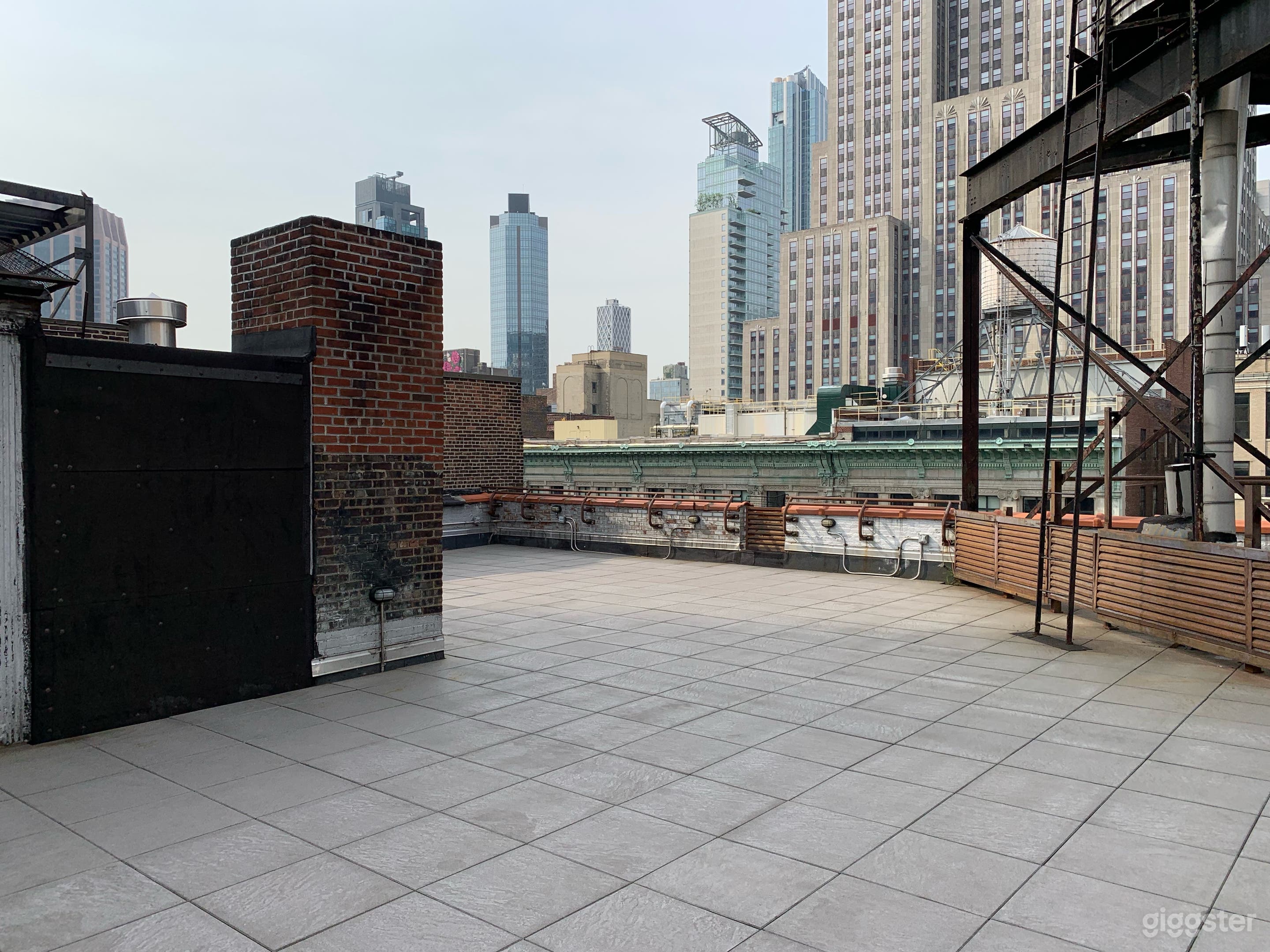 1,500 sq. ft. Roof Deck Photo 4
