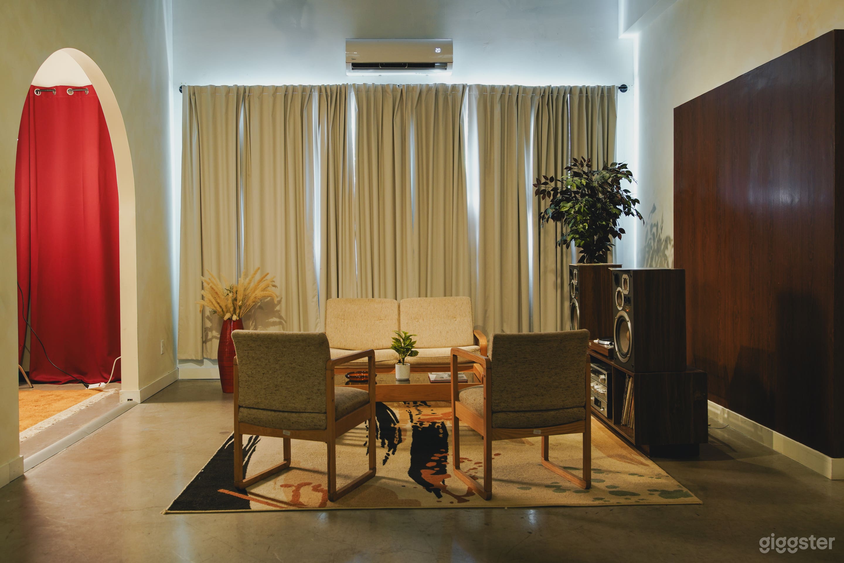 Retro 1970s Apartment Set Photo 3