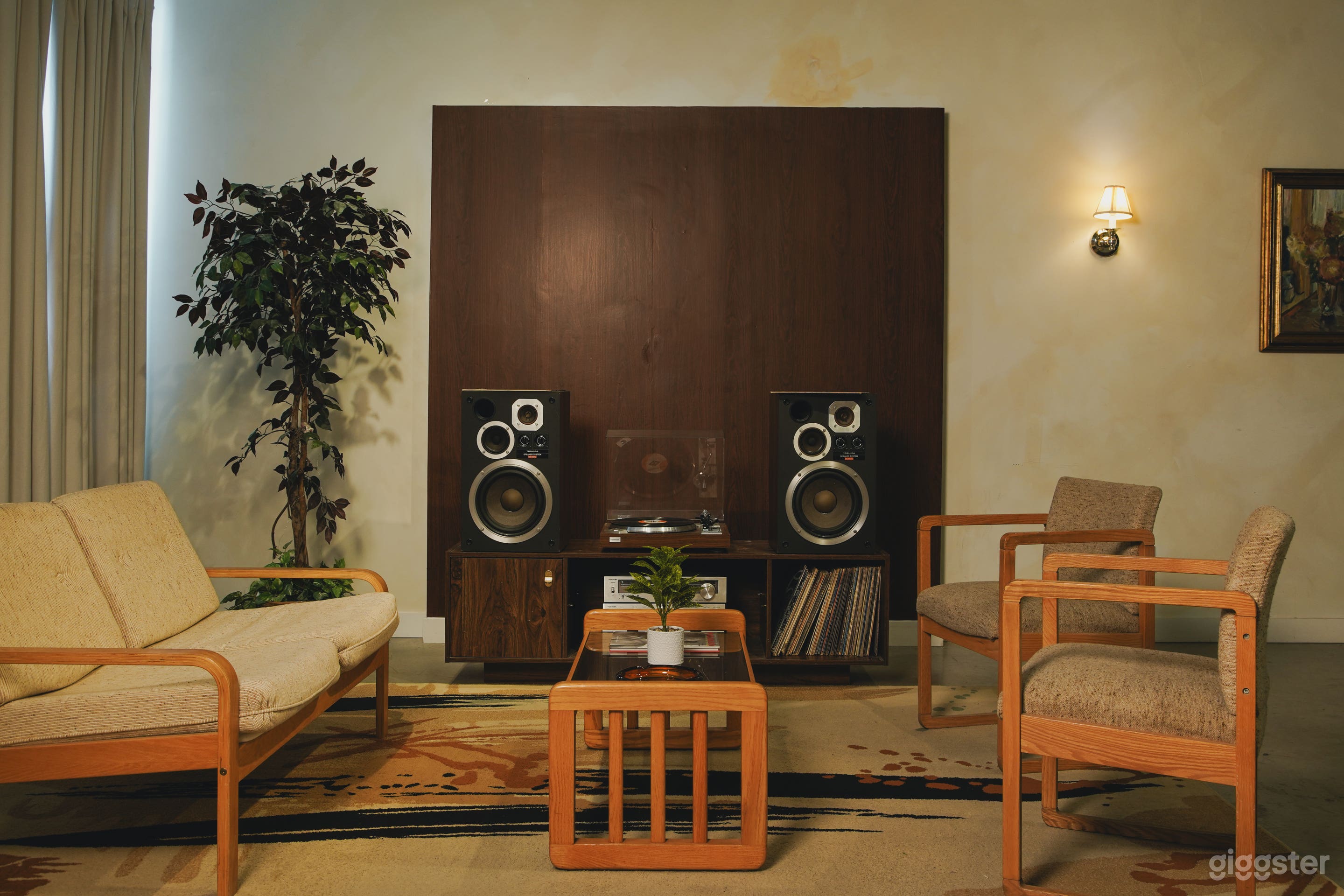 Retro 1970s Apartment Set Photo 4