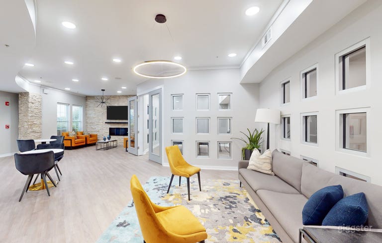  Classy Club Room in Towson 