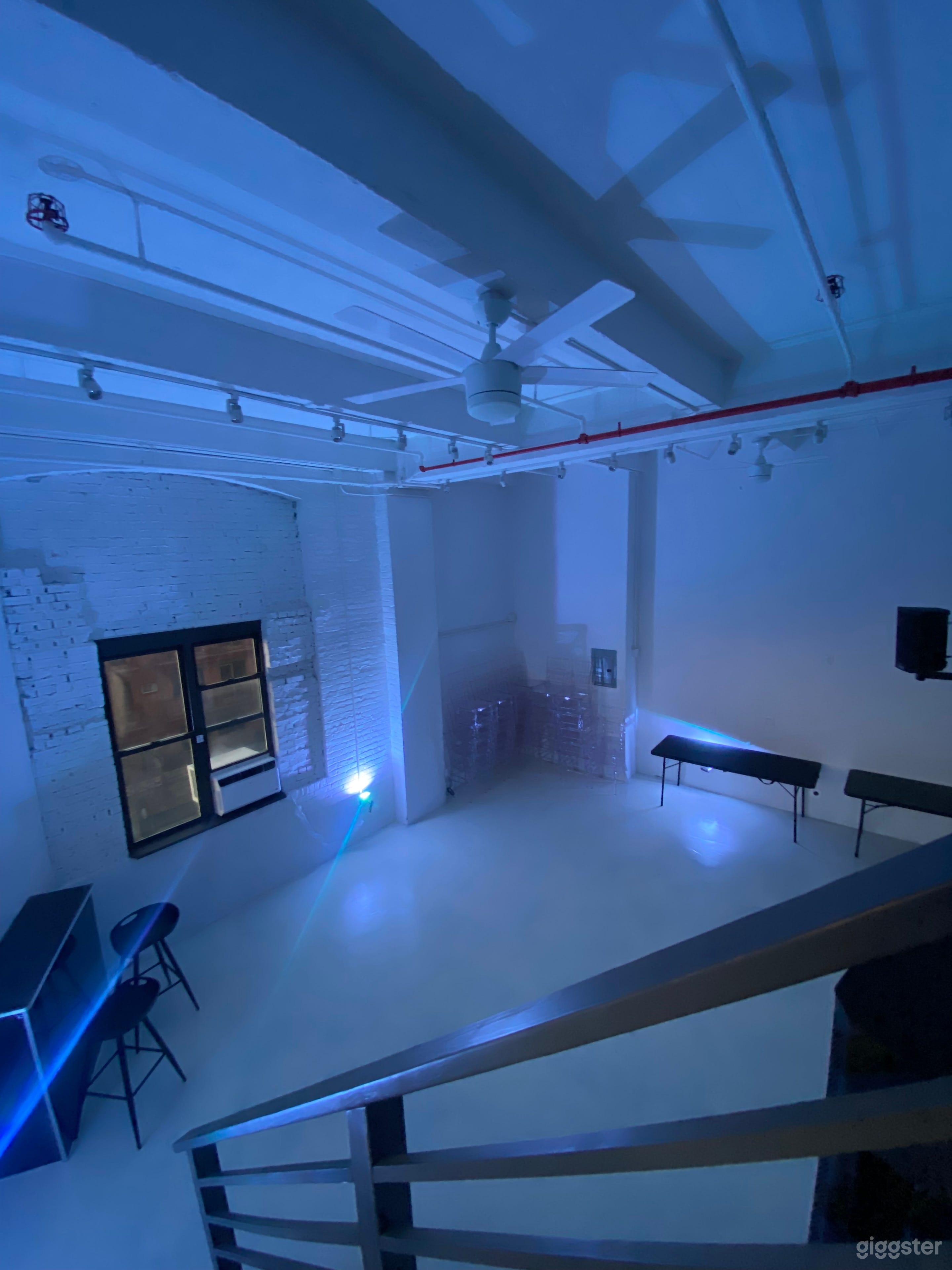 Beautiful loft in the heart of Astoria NY Photo 2