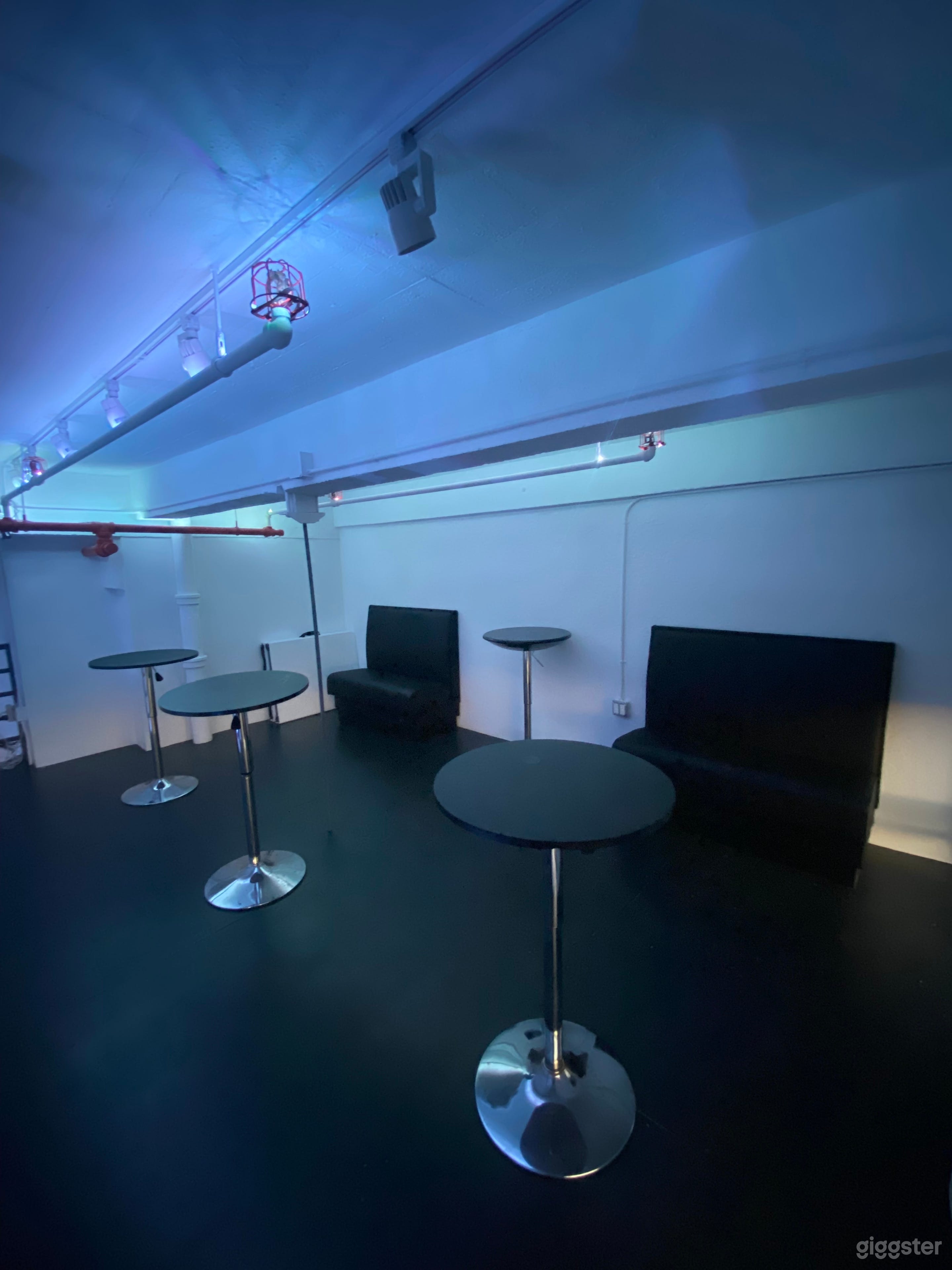 Beautiful loft in the heart of Astoria NY Photo 1