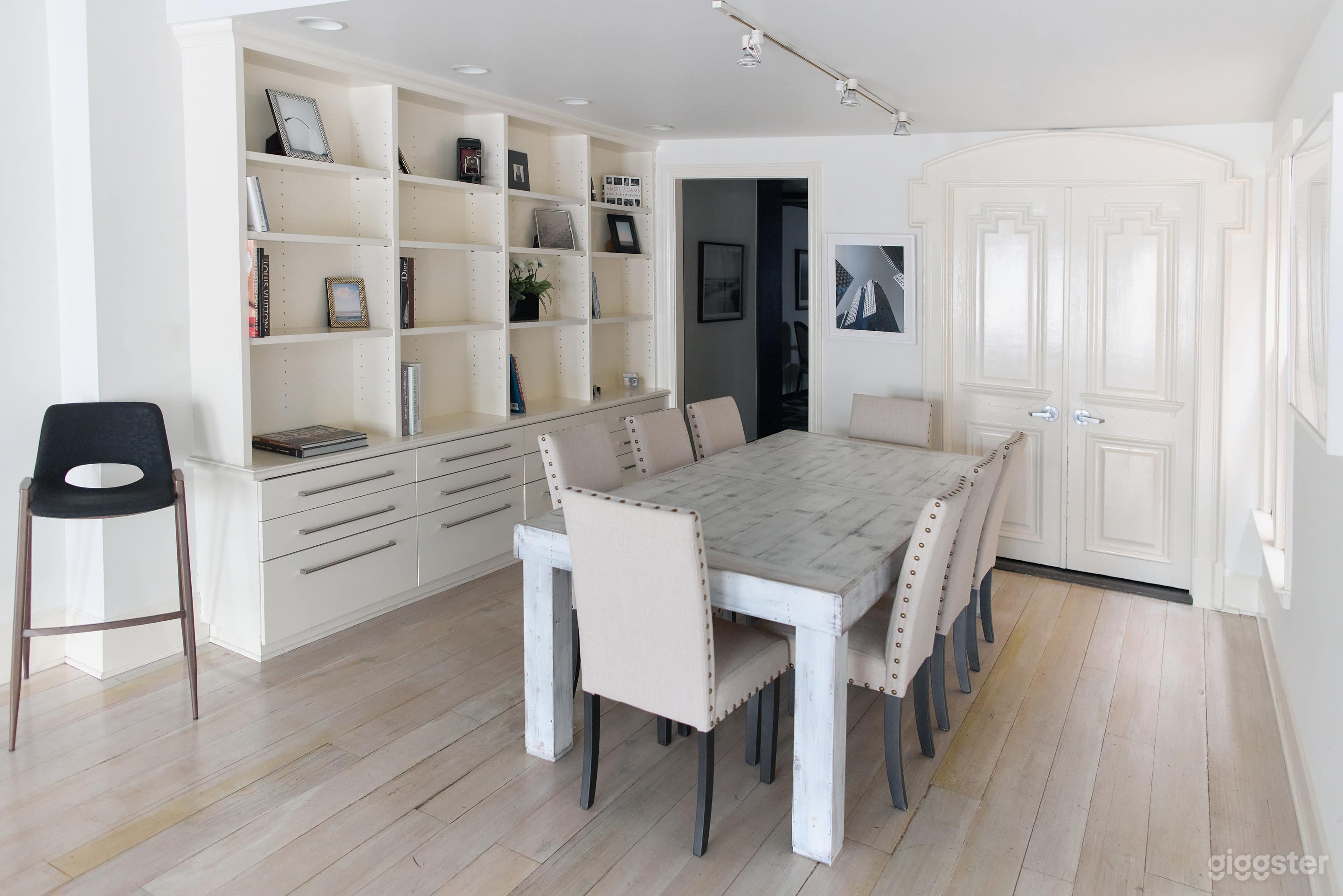 Luxury Studio & Event Space Hourly • Daily • Monthly Photo 3