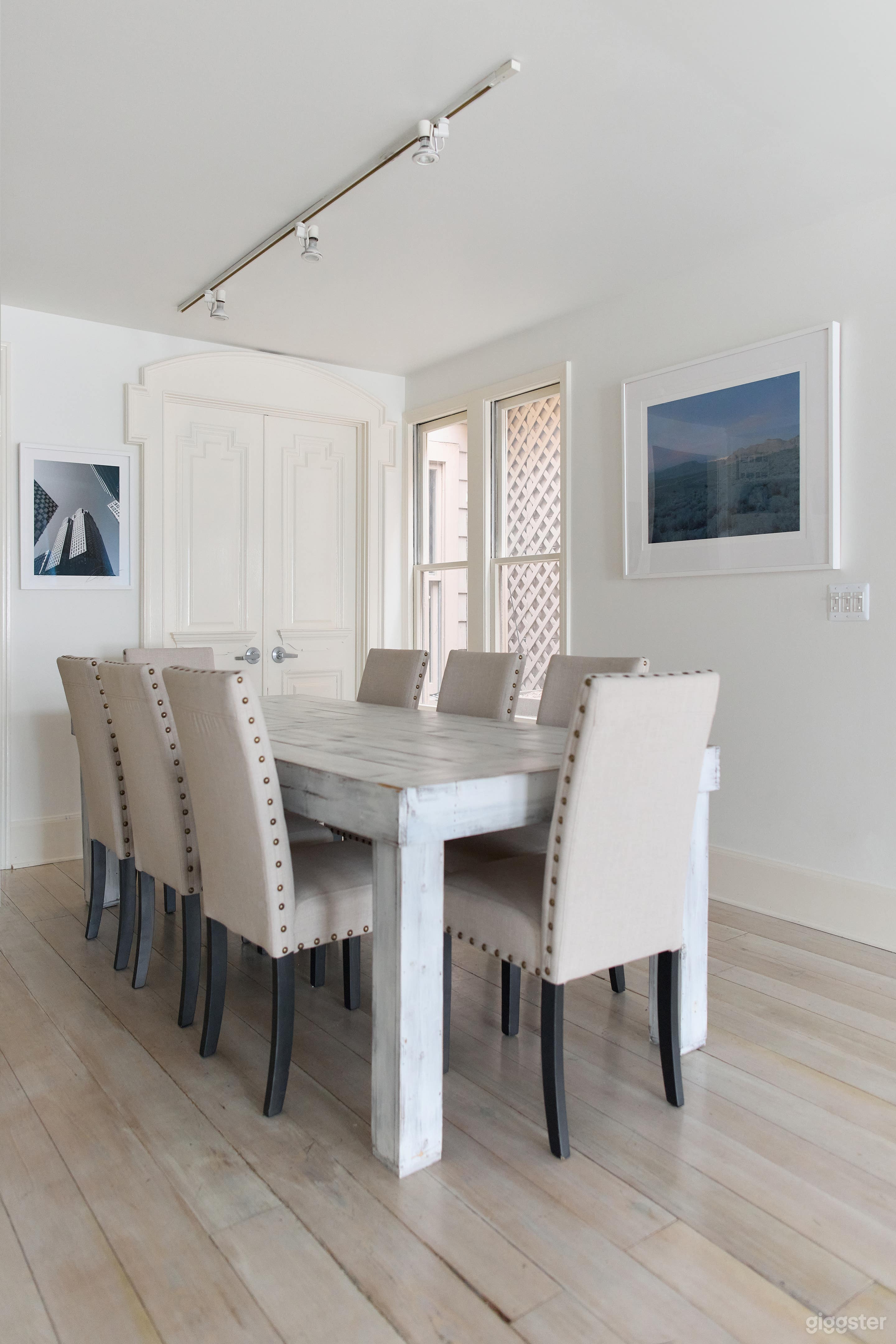 Luxury Studio & Event Space Hourly • Daily • Monthly Photo 4