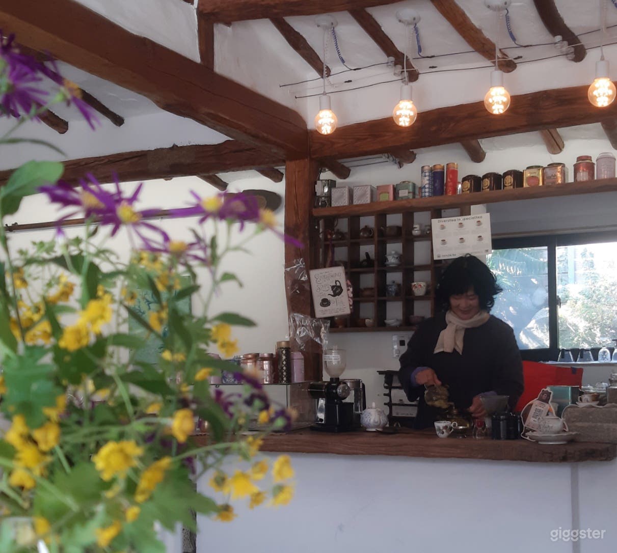 Charming Café with Garden Photo 2