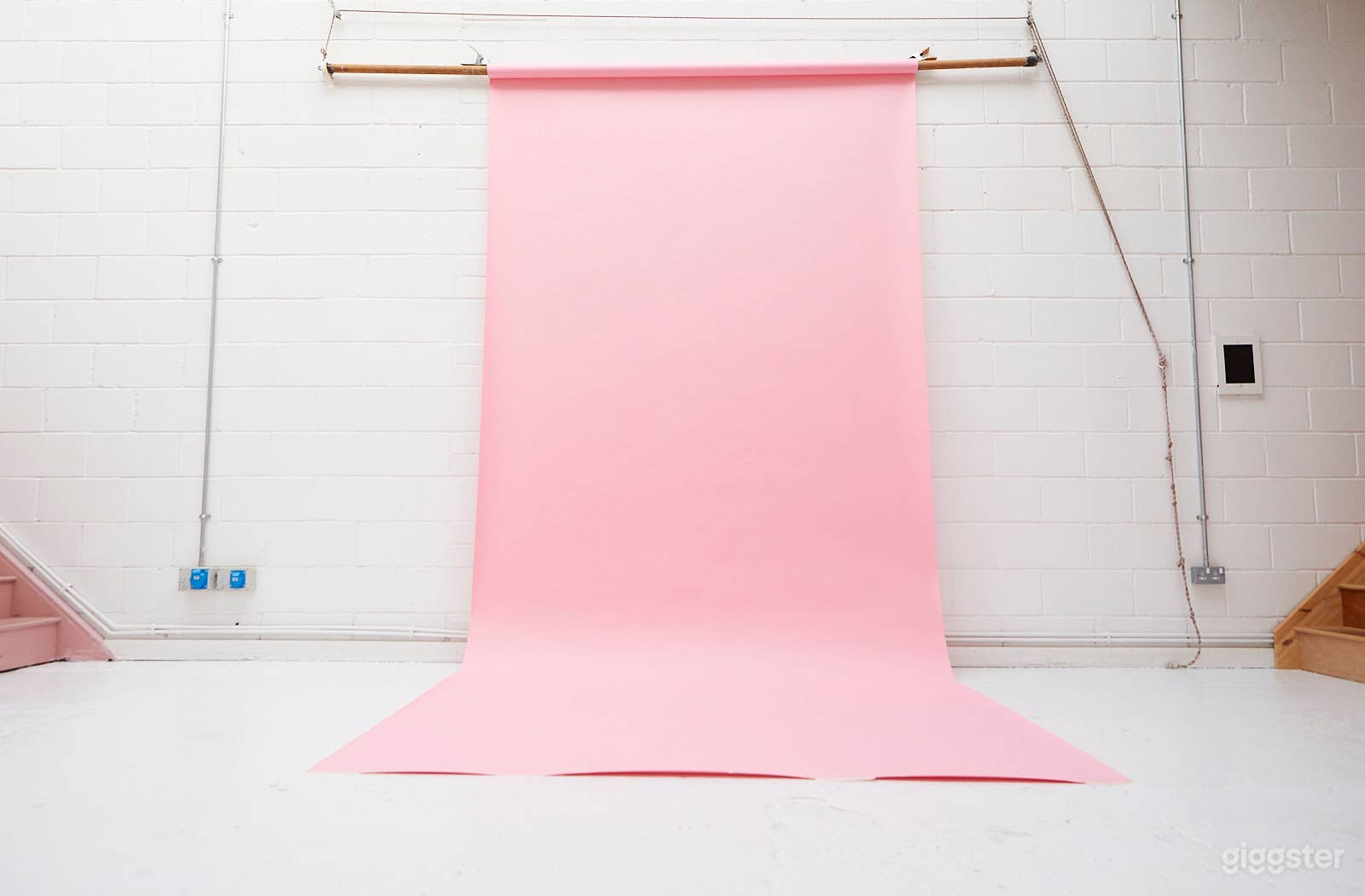 A natural daylight studio in Fish Island Photo 2