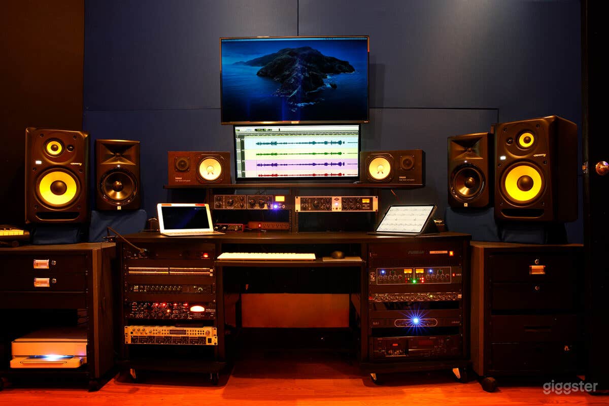 Control Room B Photo 1