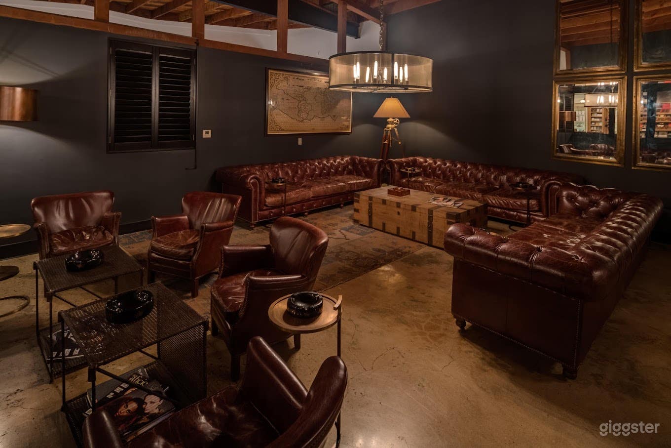 Elegant &amp; Vintage Lounge Space Photo 2