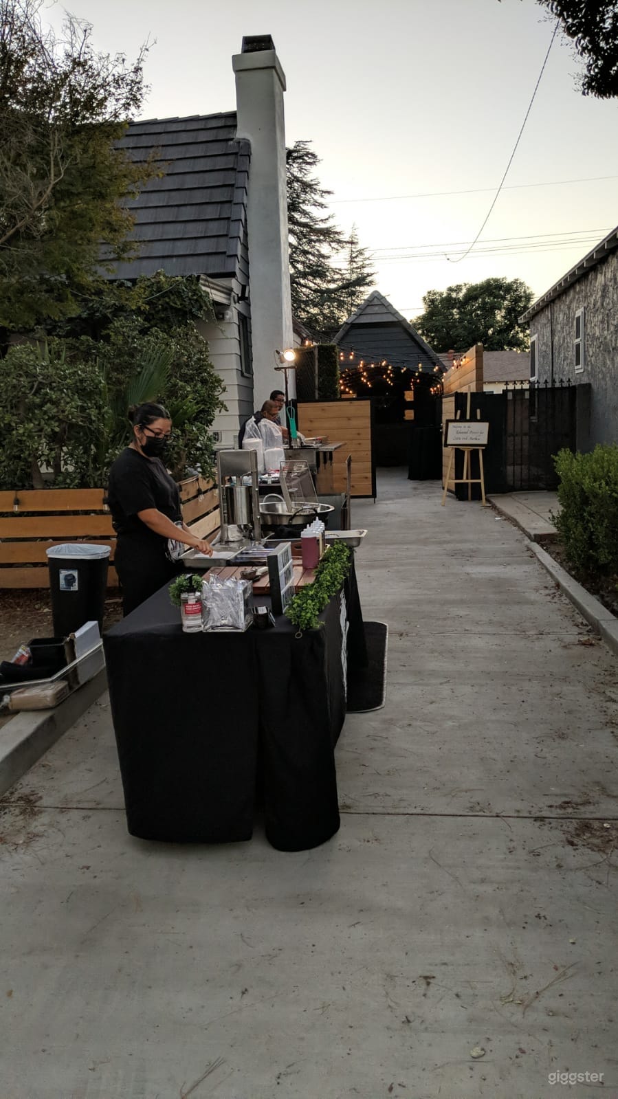 Food vendors in driveway