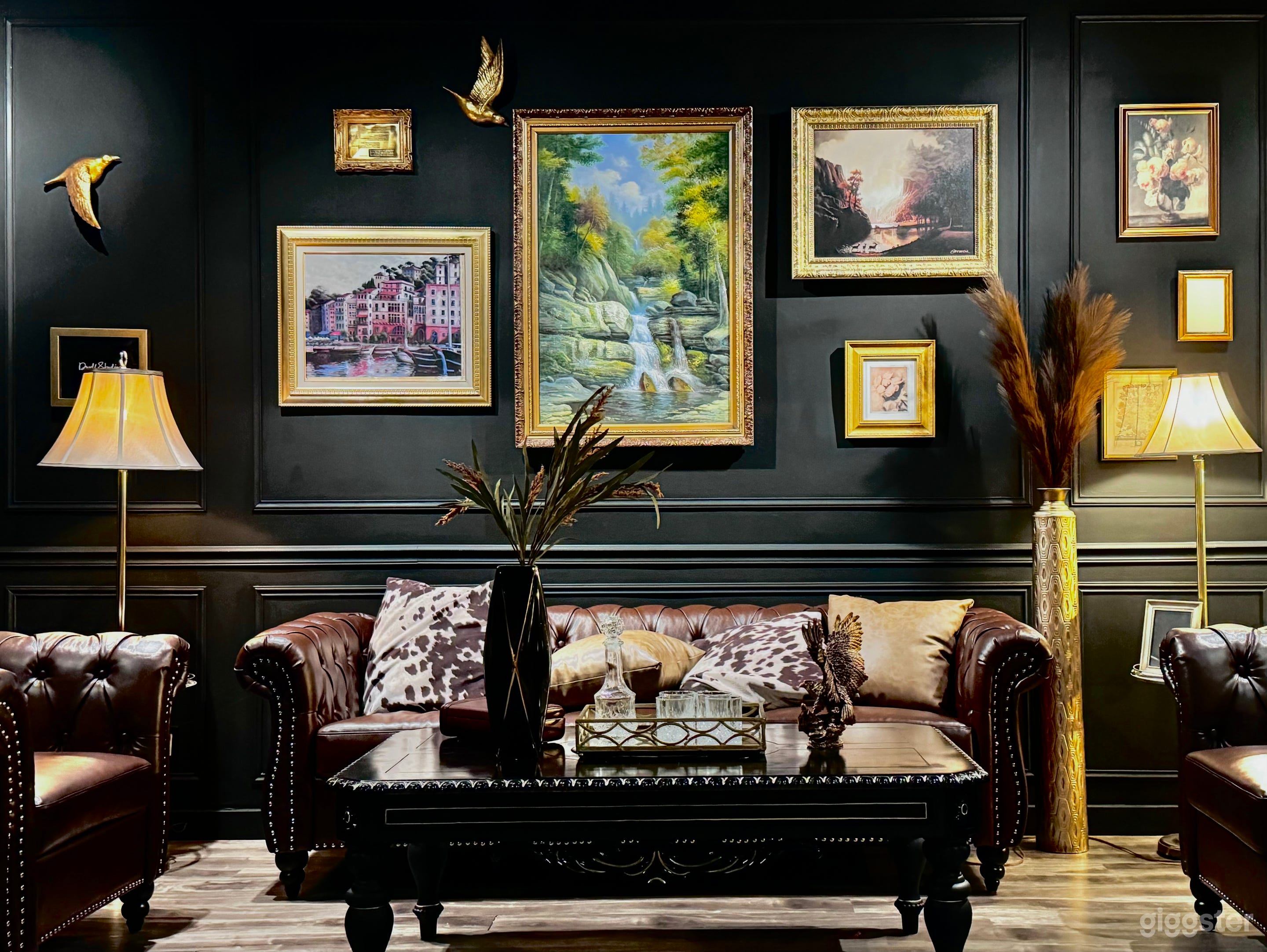 Luxury Clubhouse / Fancy Living room Fully Dressed Photo 3