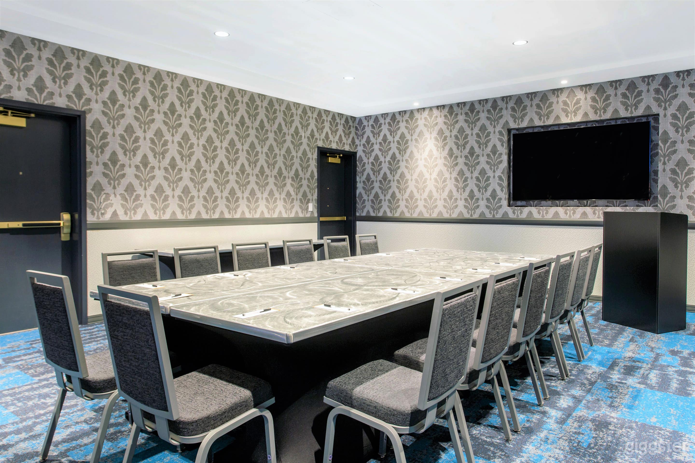 Lafayette Salon II - Conference Set