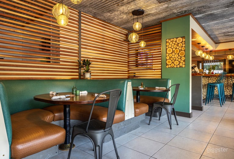  Rustic Diner in the Oaks 