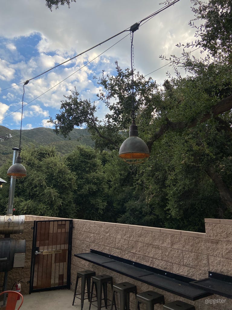  Rustic Diner in the Oaks 